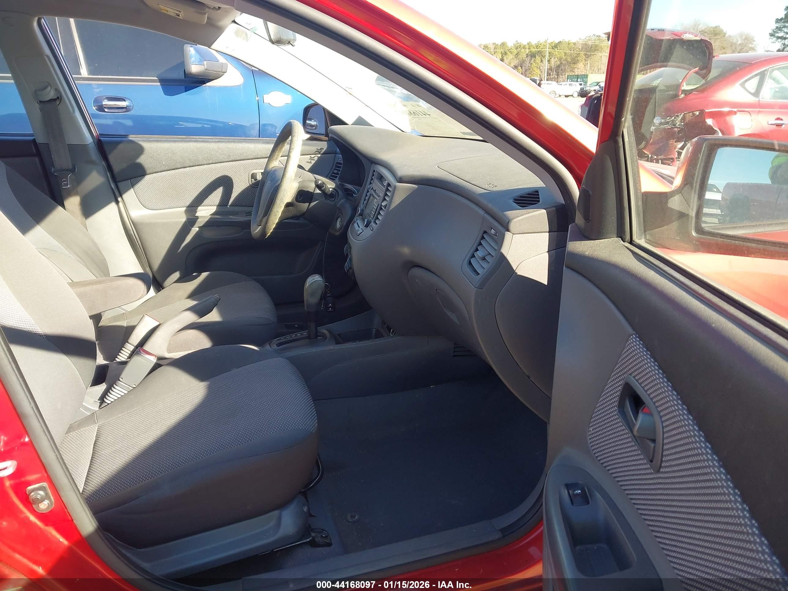 2009 Kia Rio5 Lx Red vin: KNADE243696581174