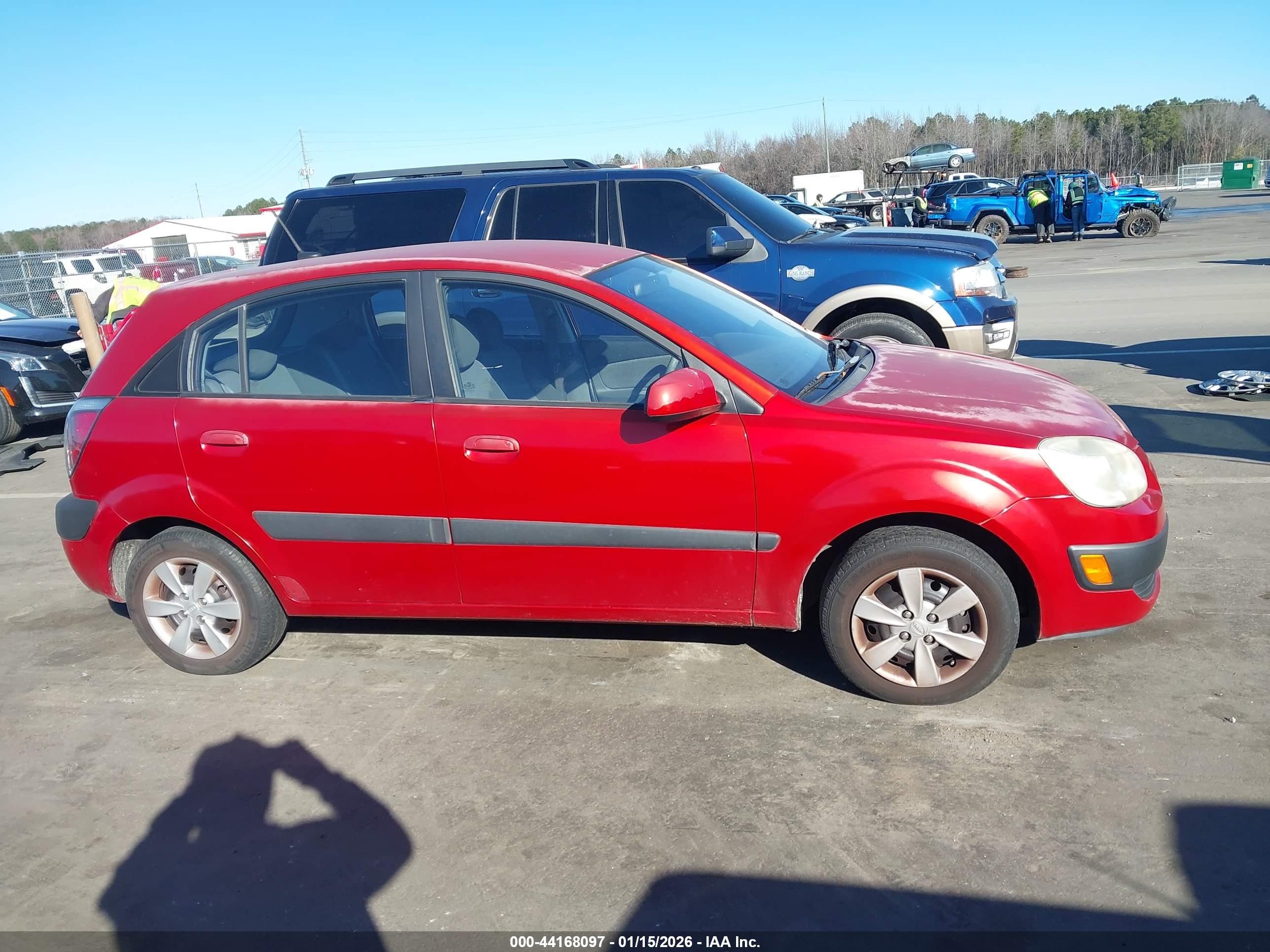 2009 Kia Rio5 Lx Red vin: KNADE243696581174