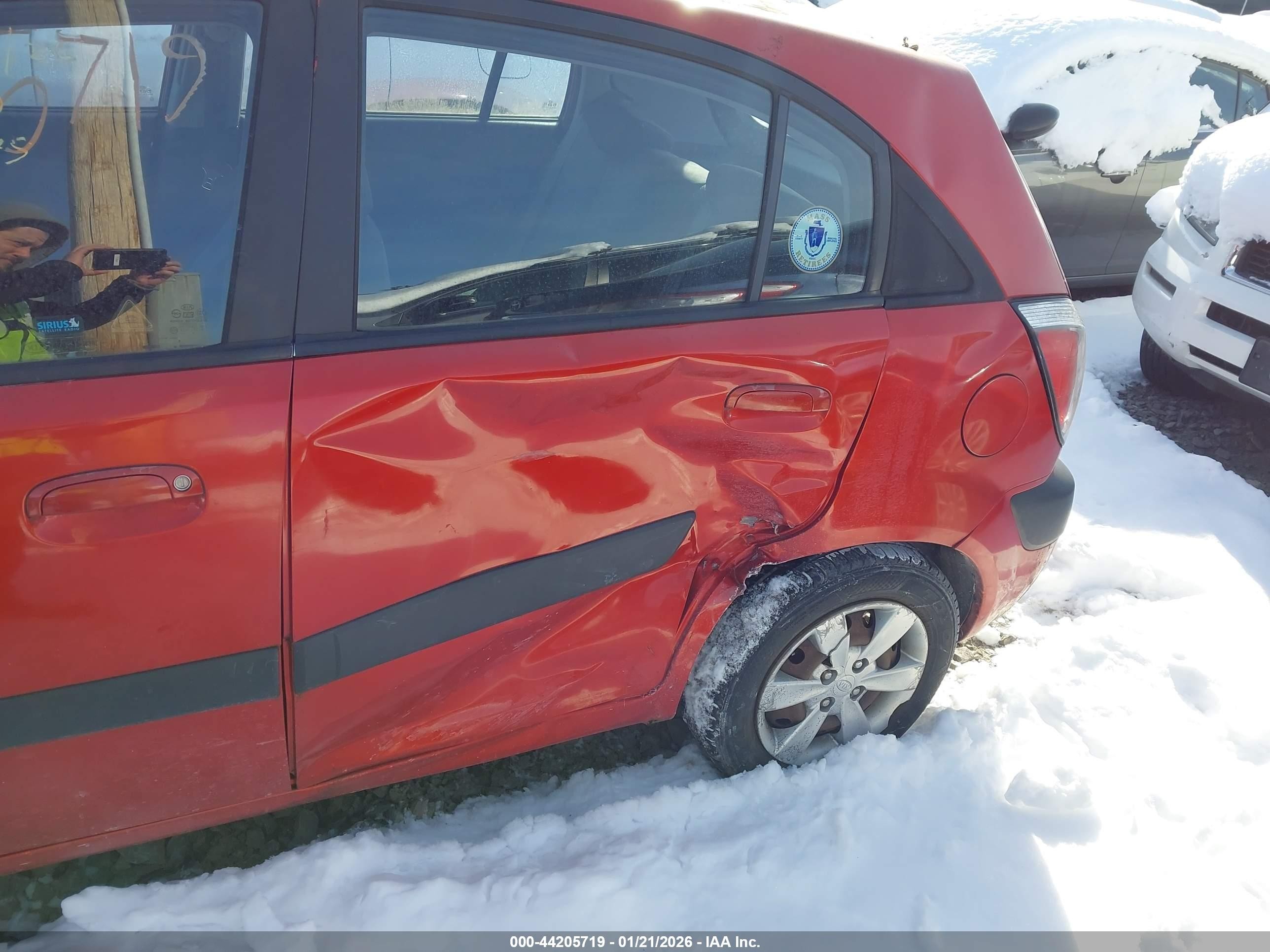 2009 Kia Rio5 Lx Red vin: KNADE243896517251