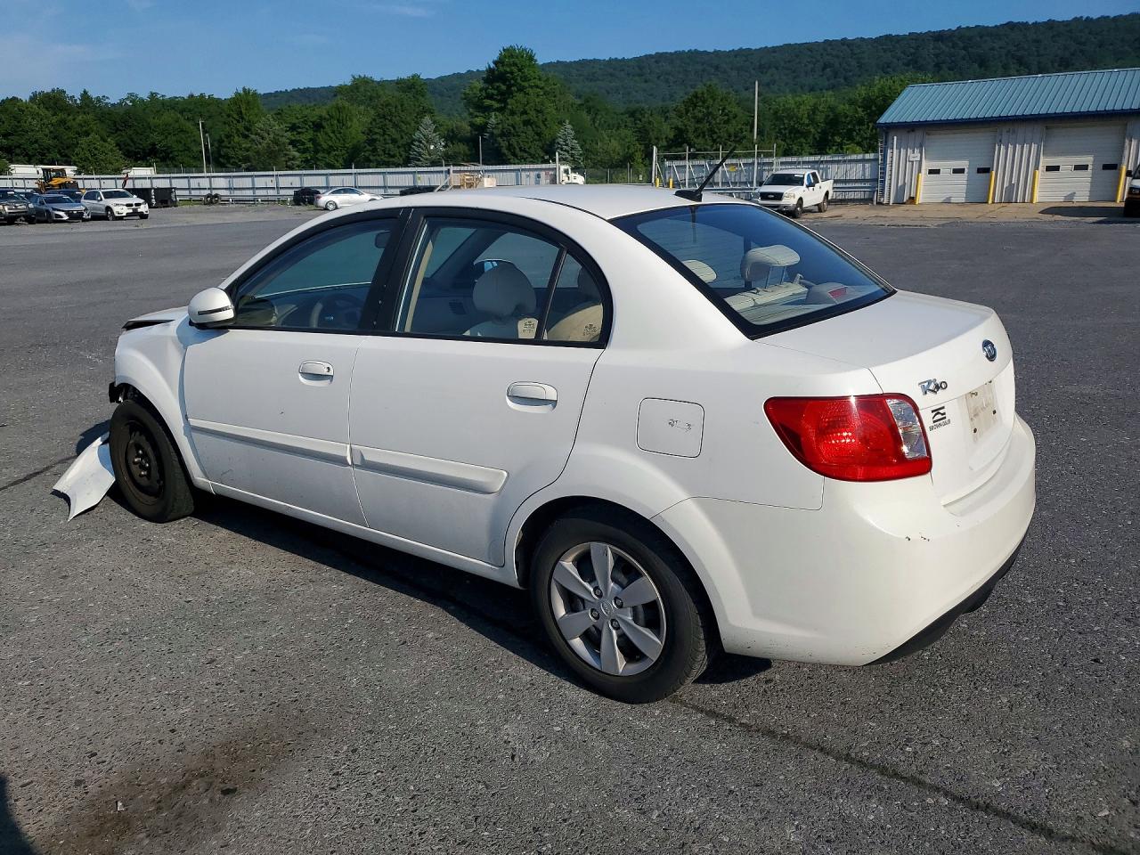 2010 Kia Rio Base Белый vin: KNADH4A30A6658892