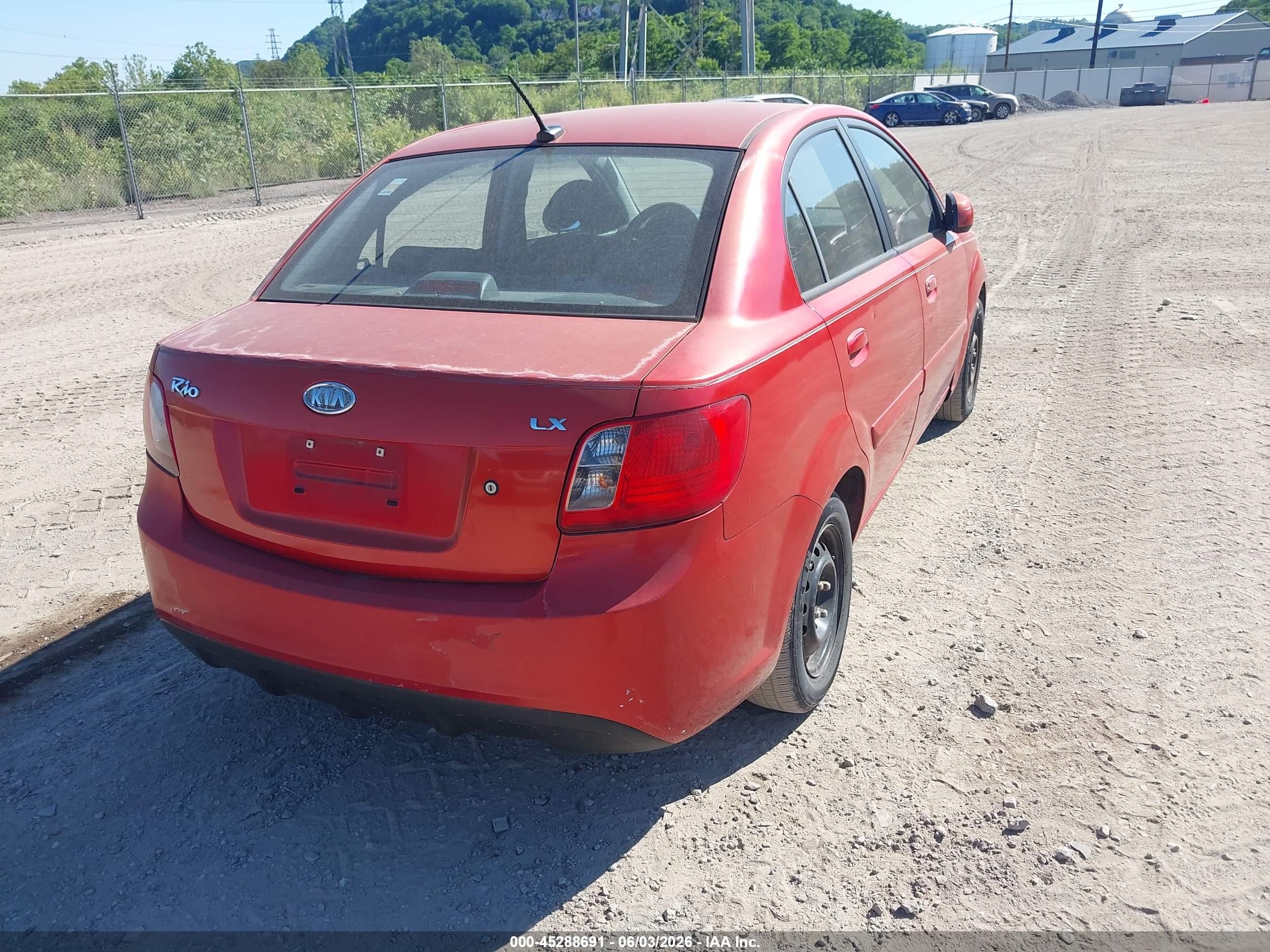 2011 Kia Rio Lx Red vin: KNADH4A31B6734881