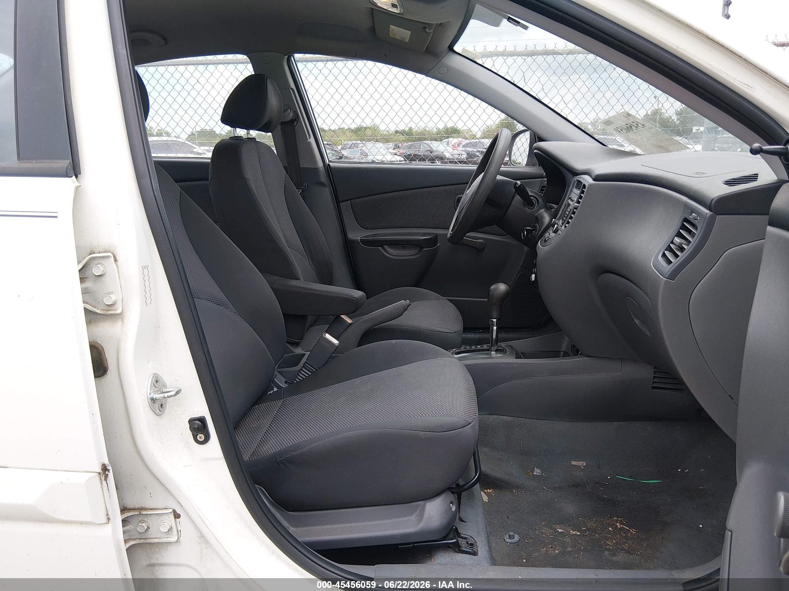2011 Kia Rio Lx White vin: KNADH4A33B6927131