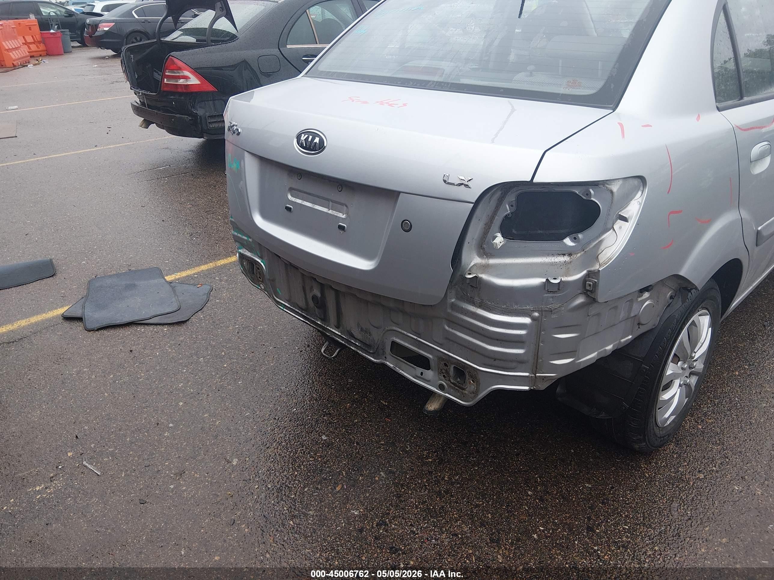2011 Kia Rio Lx Silver vin: KNADH4A35B6732017