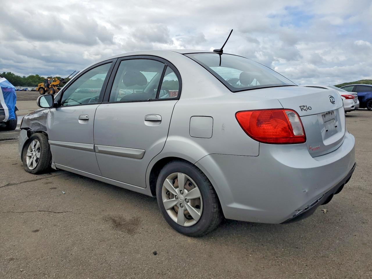 2011 Kia Rio Lx Silver vin: KNADH4A35B6949373