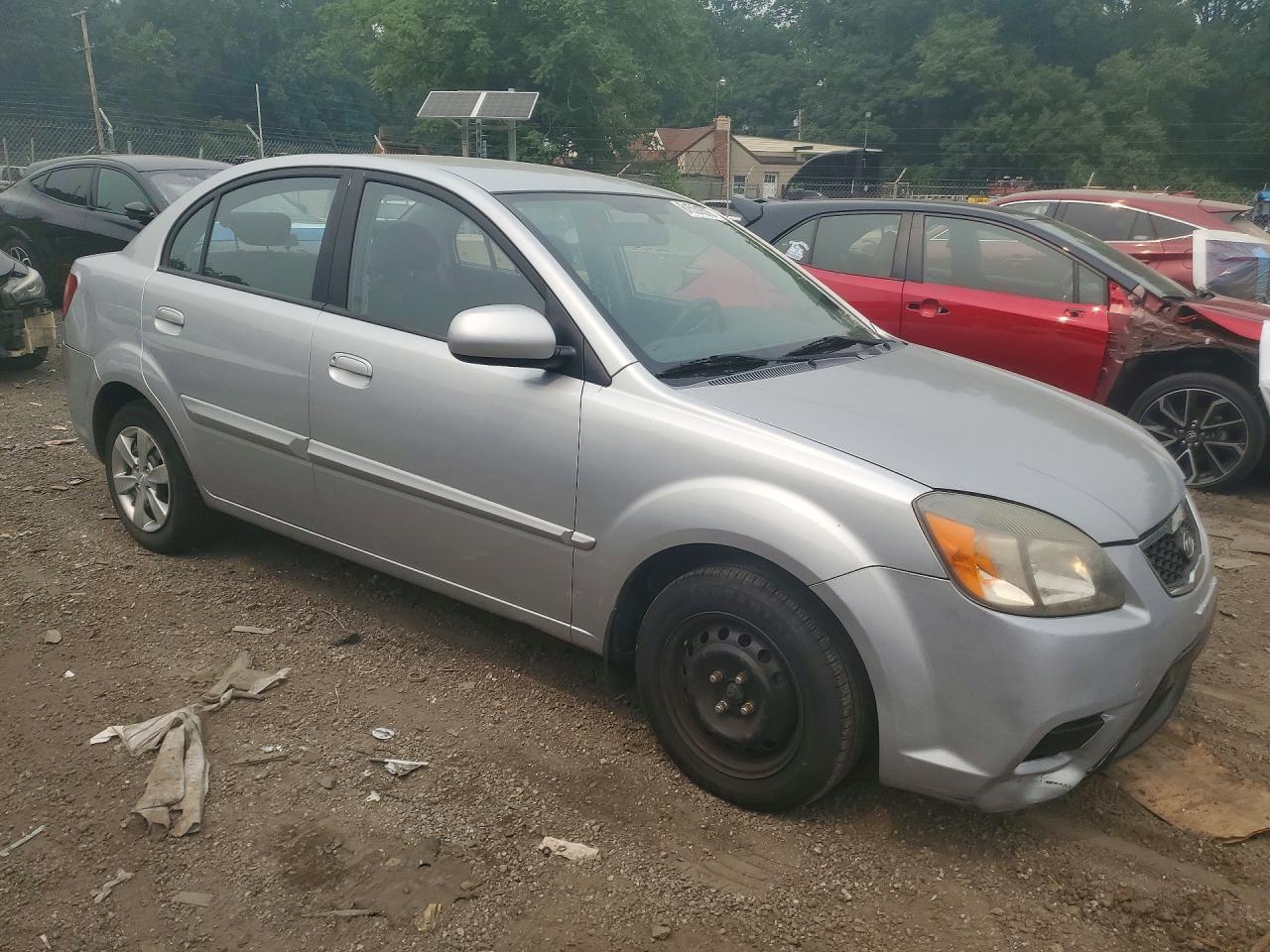 2010 Kia Rio Base Silver vin: KNADH4A36A6680122