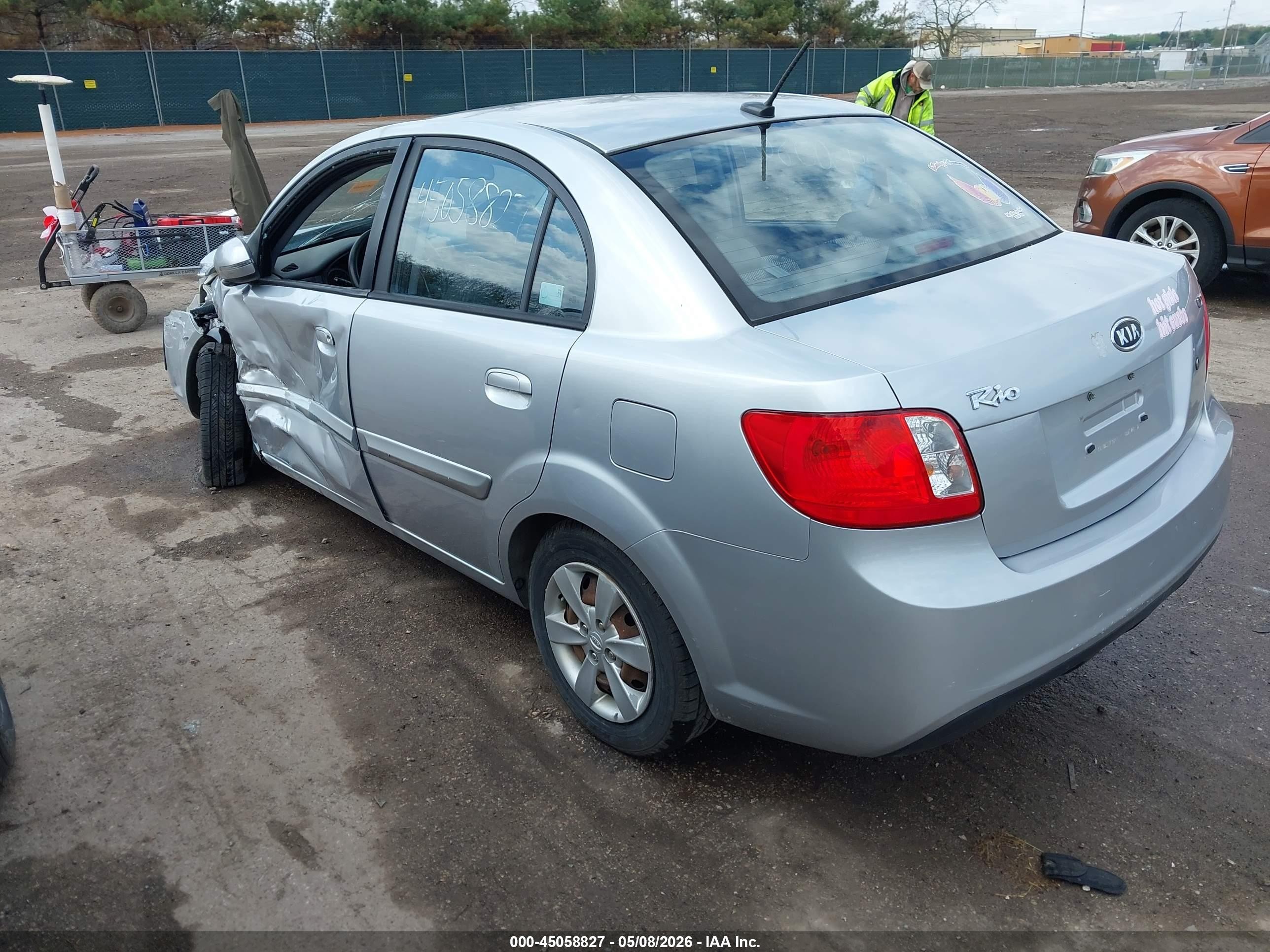 2011 Kia Rio Lx Silver vin: KNADH4A37B6921297