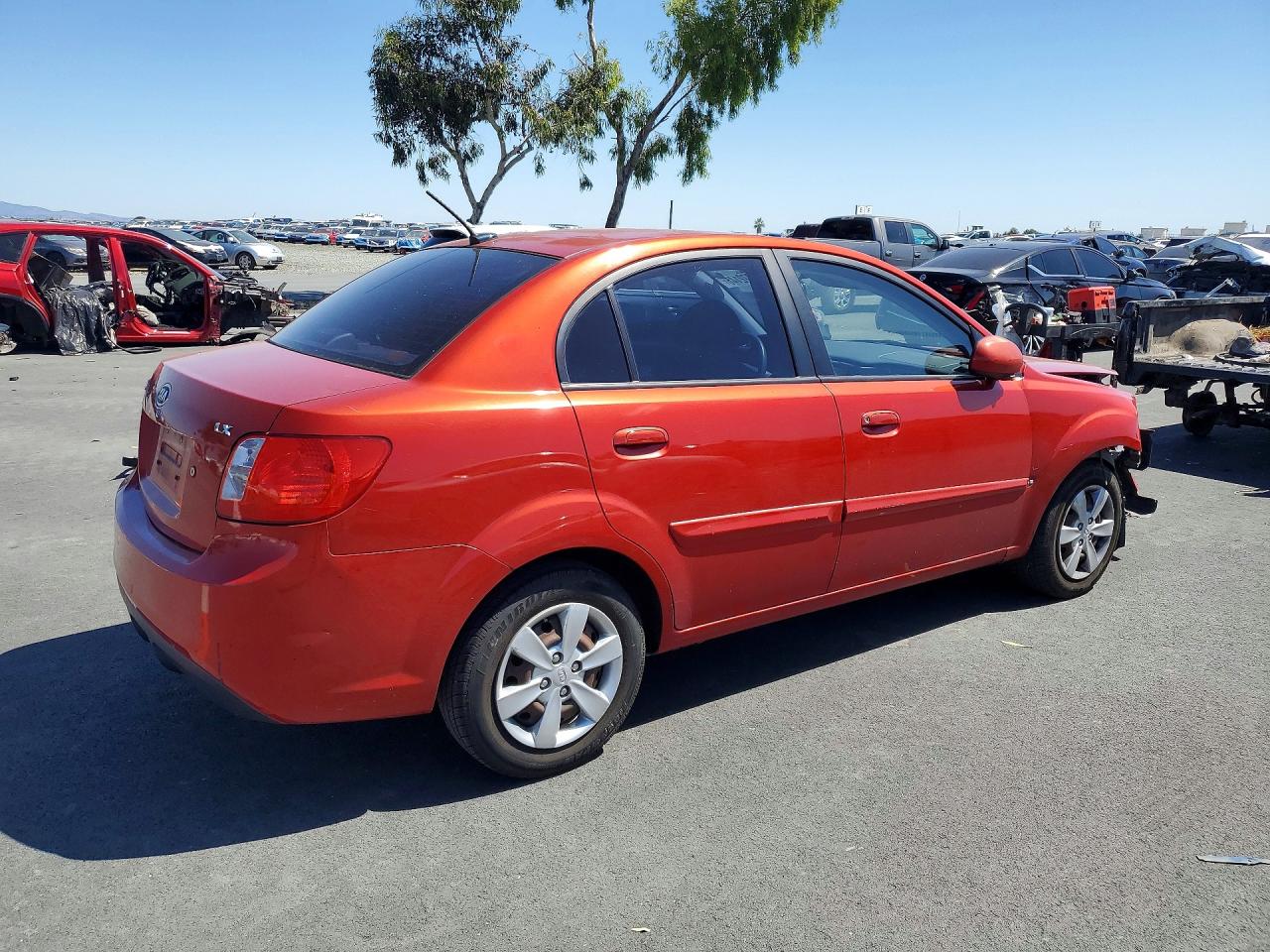 2011 Kia Rio Lx Оранжевый vin: KNADH4A38B6850272