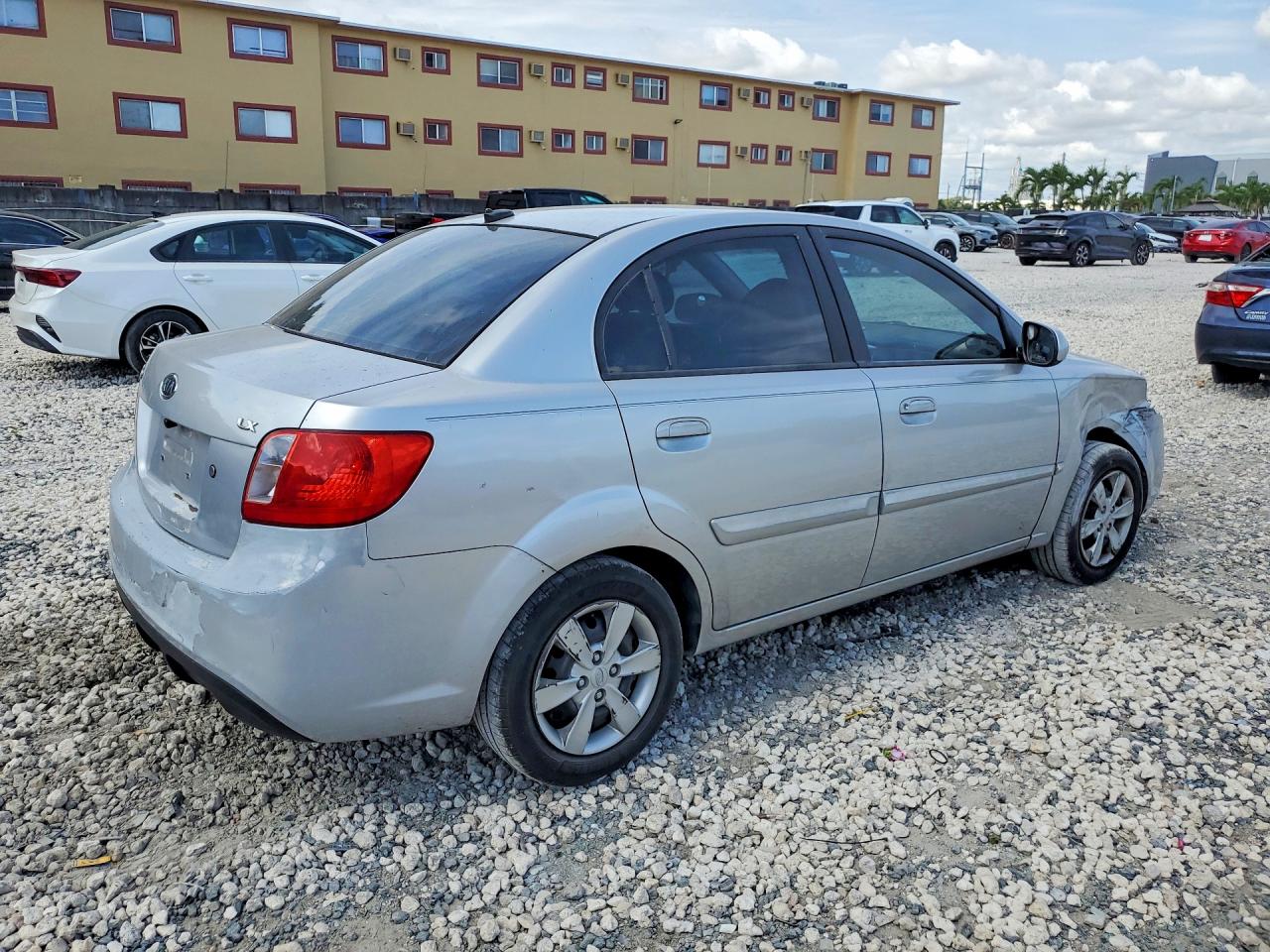 2010 Kia Rio Base Silver vin: KNADH4A39A6629665