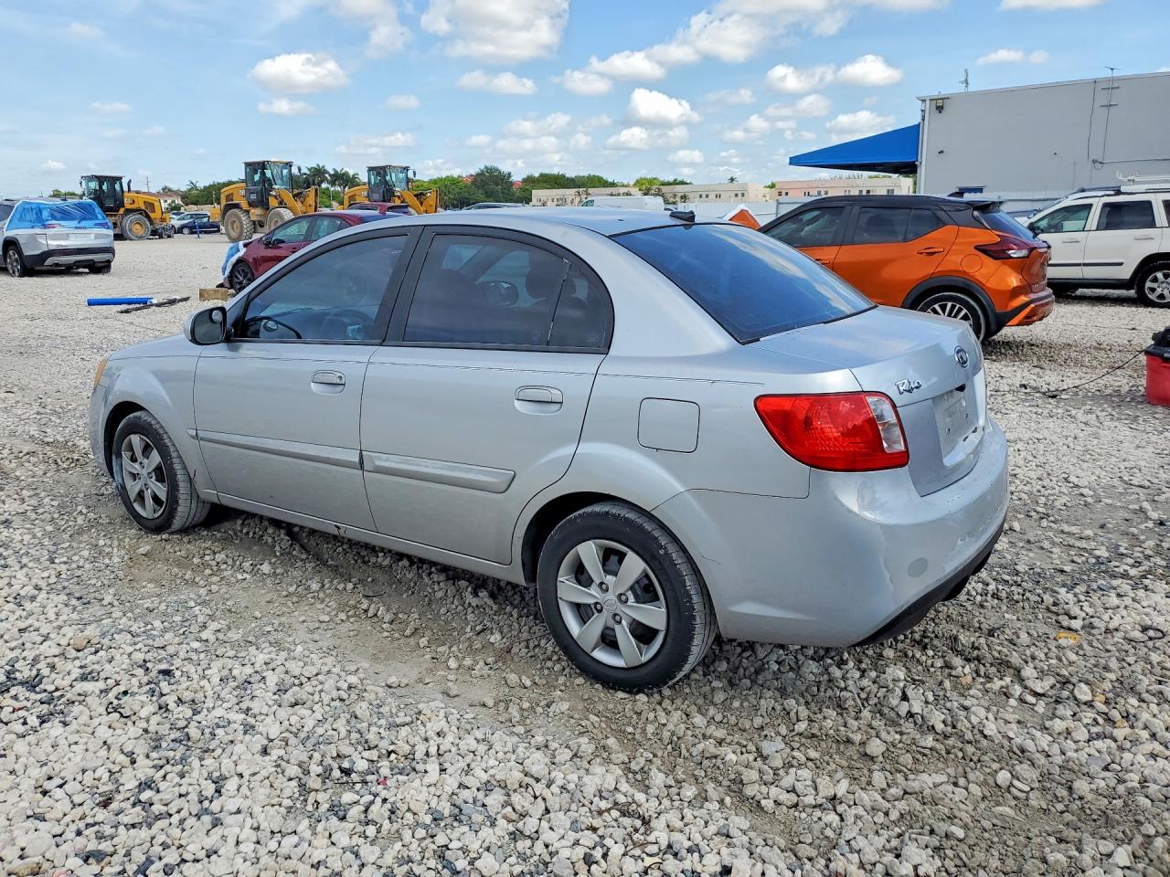 2010 Kia Rio Base Silver vin: KNADH4A39A6629665