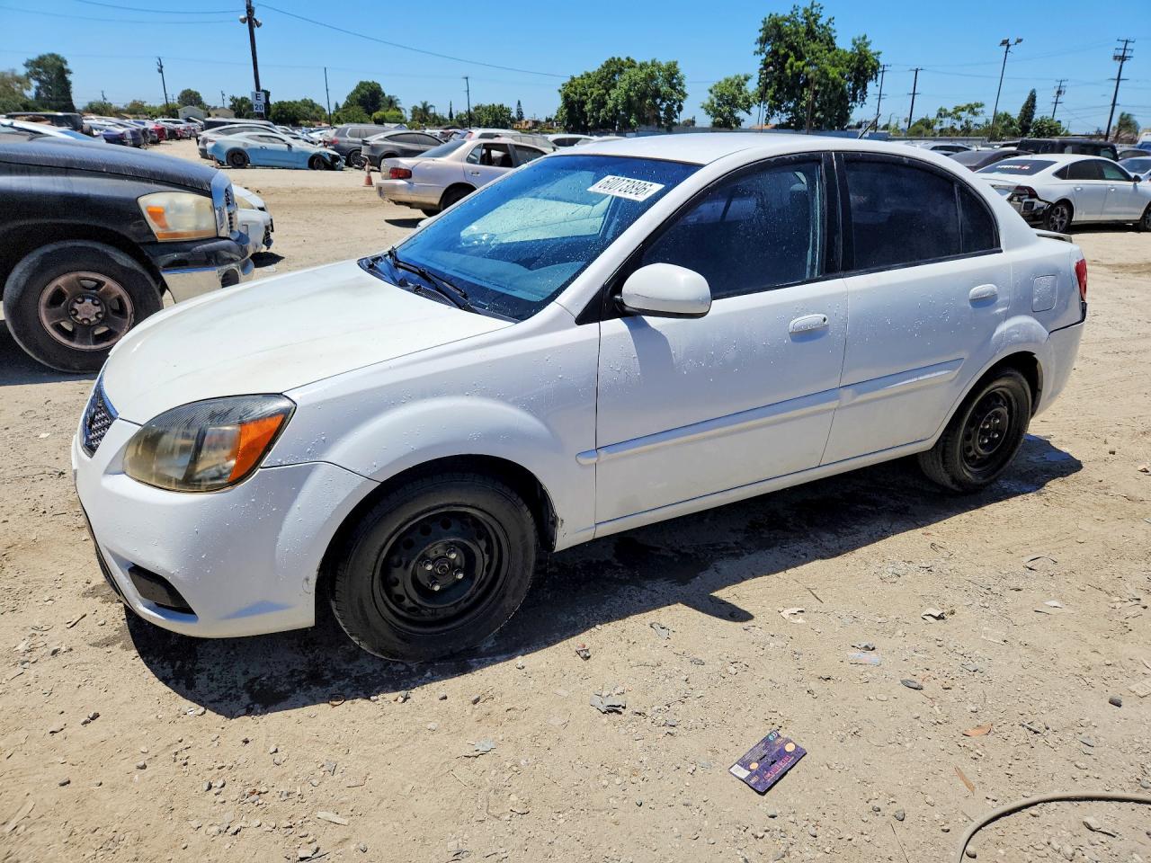 2010 Kia Rio Base White vin: KNADH4A39A6692121