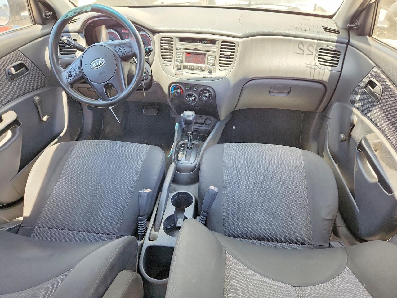 2010 Kia Rio Base White vin: KNADH4A39A6692121