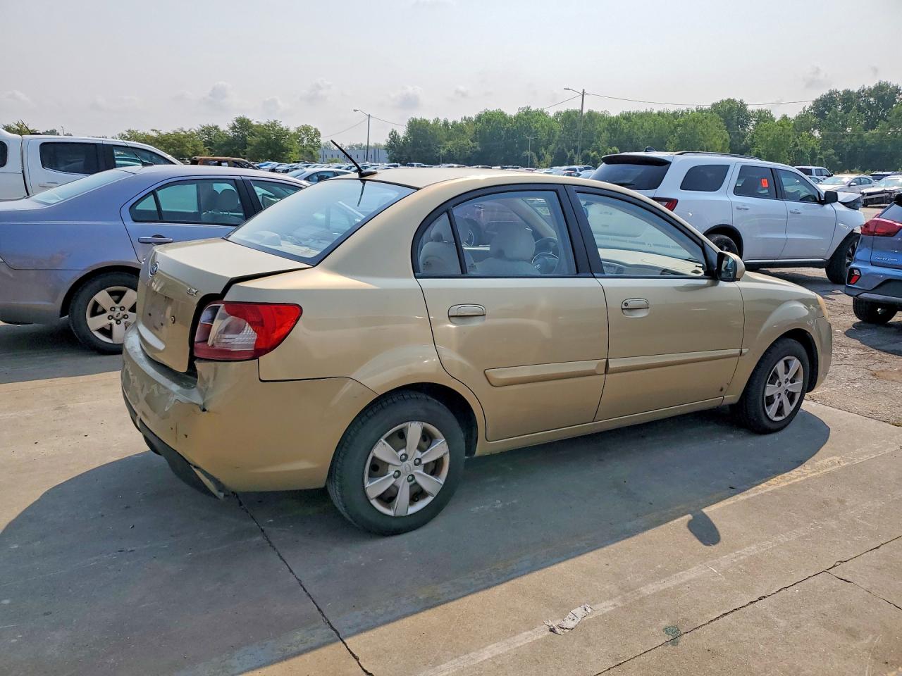 2011 Kia Rio Lx Beige vin: KNADH4A39B6734143