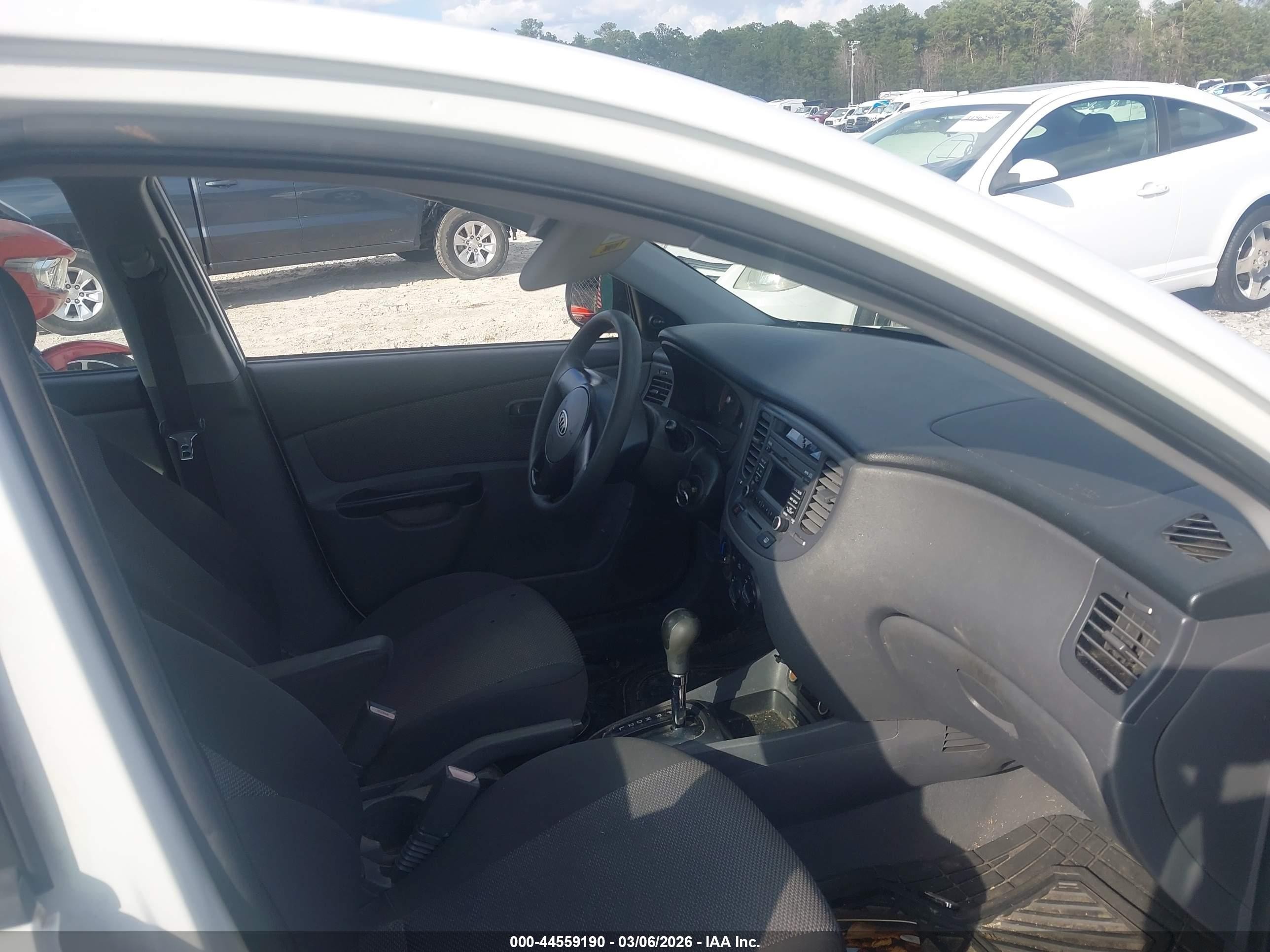 2011 Kia Rio Lx White vin: KNADH4A3XB6960613