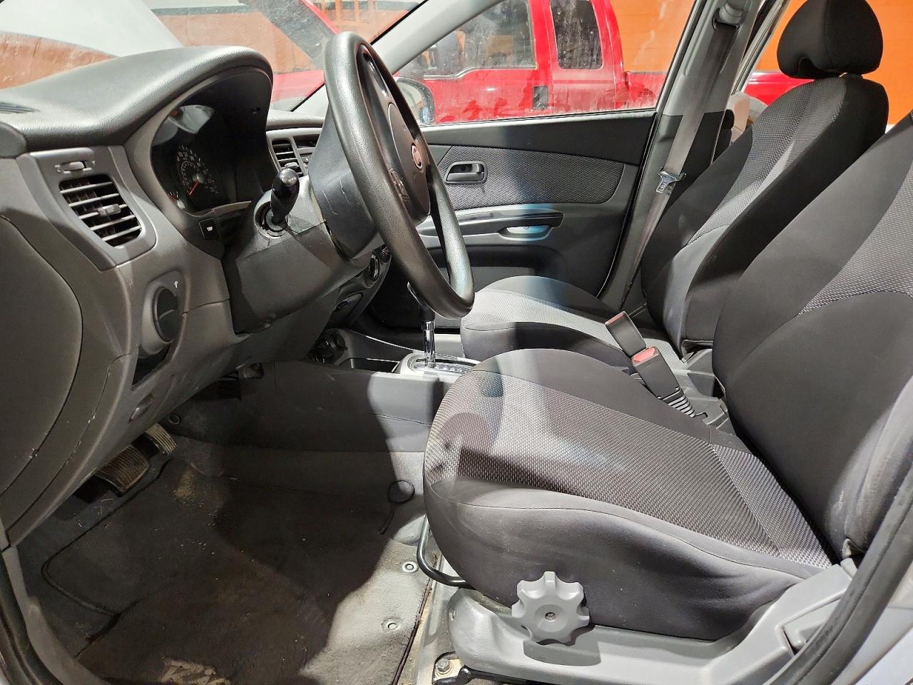 2011 Kia Rio Base Серебряный vin: KNADH5B39B6756700