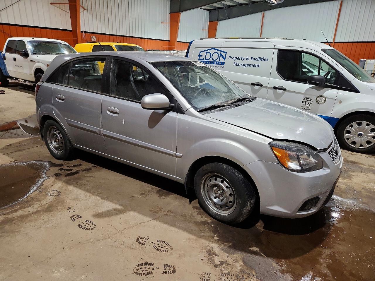 2011 Kia Rio Base Серебряный vin: KNADH5B39B6756700
