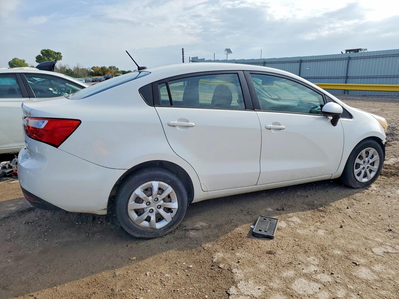2013 Kia Rio Lx Белый vin: KNADM4A30D6160613