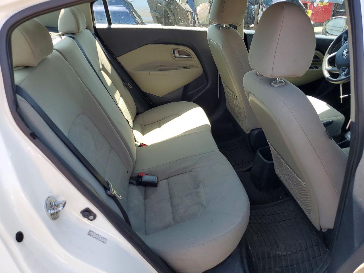 2014 Kia Rio Lx White vin: KNADM4A30E6352826