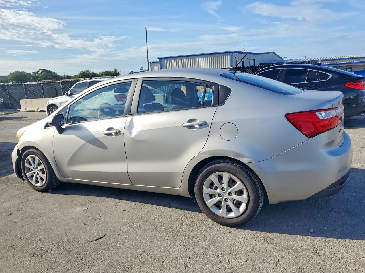 2015 Kia Rio Lx Silver vin: KNADM4A30F6505268