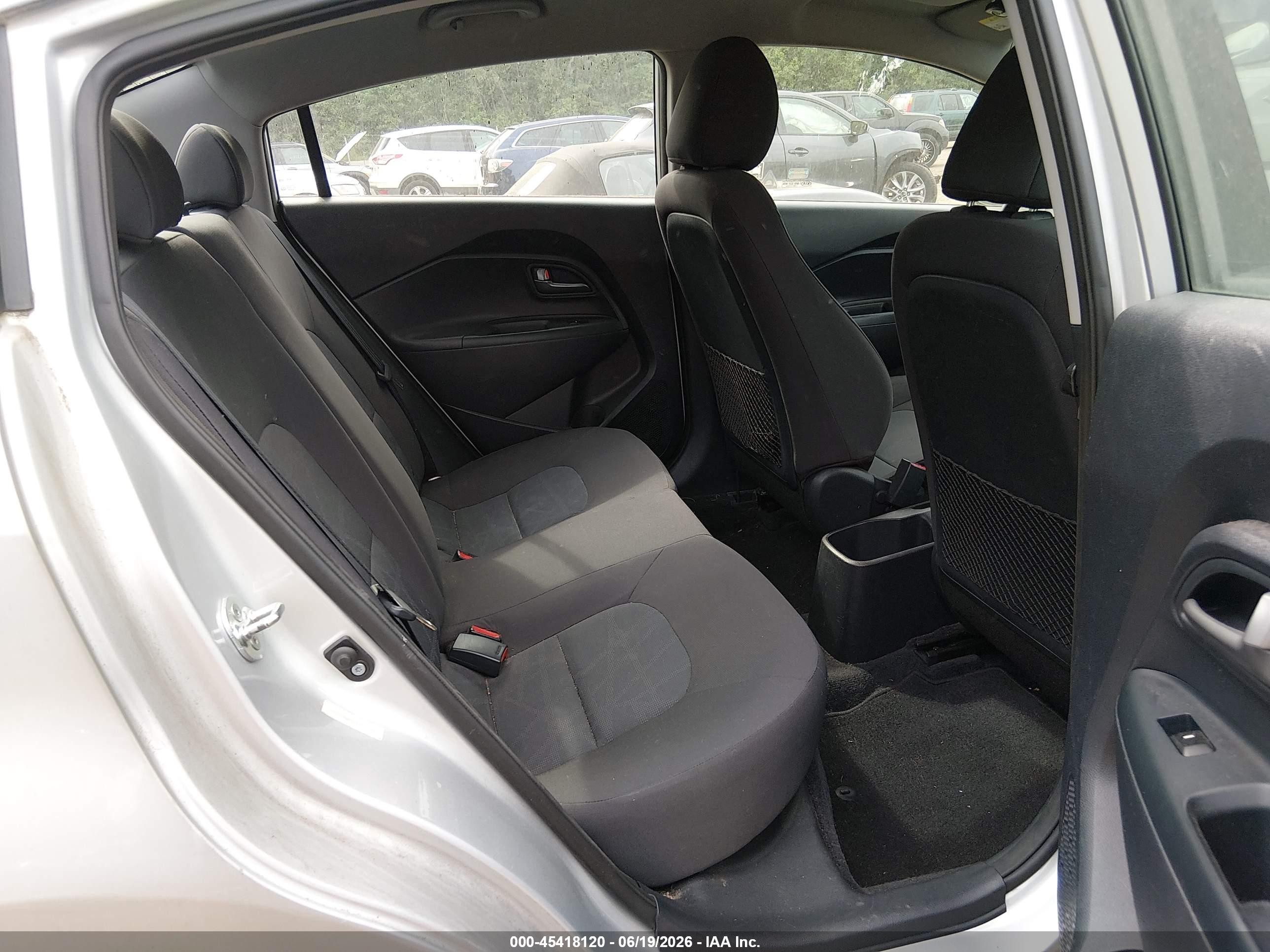 2014 Kia Rio Lx Silver vin: KNADM4A31E6419059