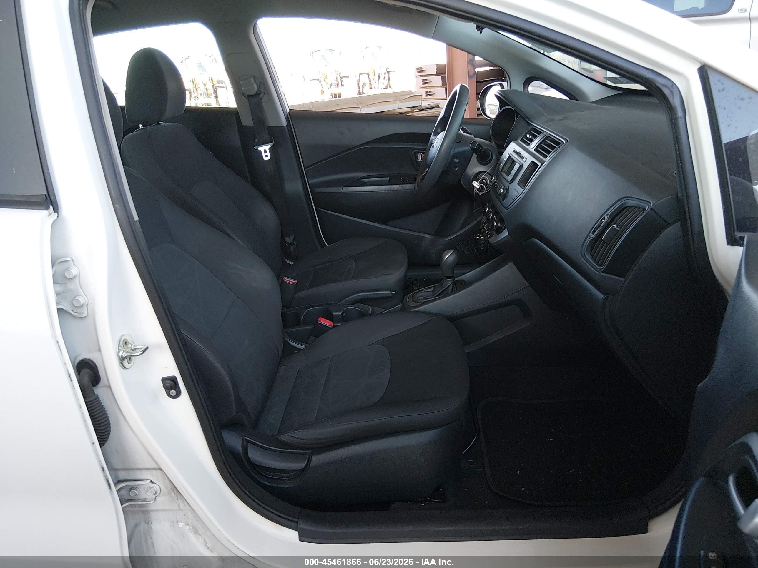 2015 Kia Rio Lx White vin: KNADM4A31F6462091