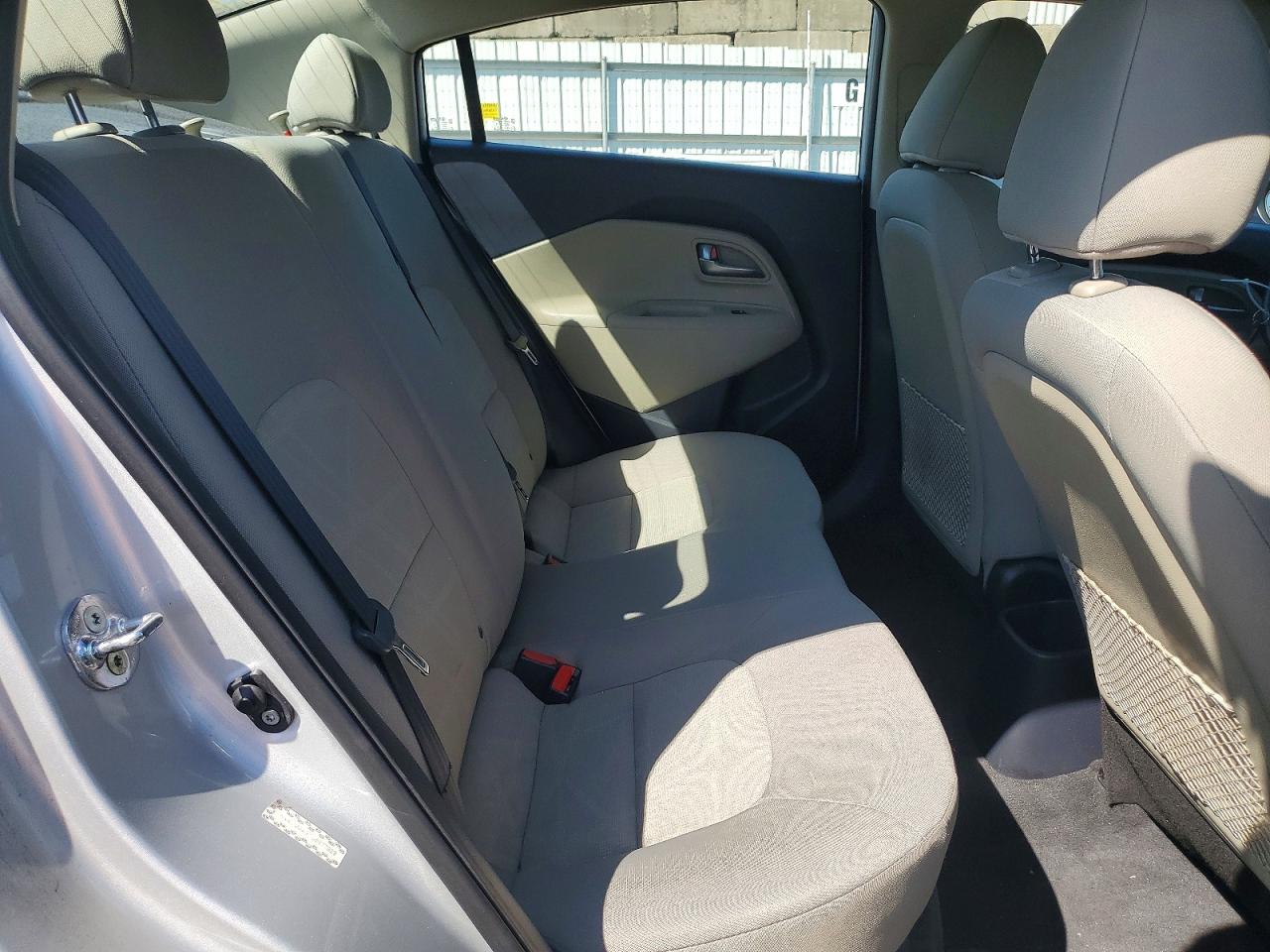 2016 Kia Rio Lx Silver vin: KNADM4A31G6577923