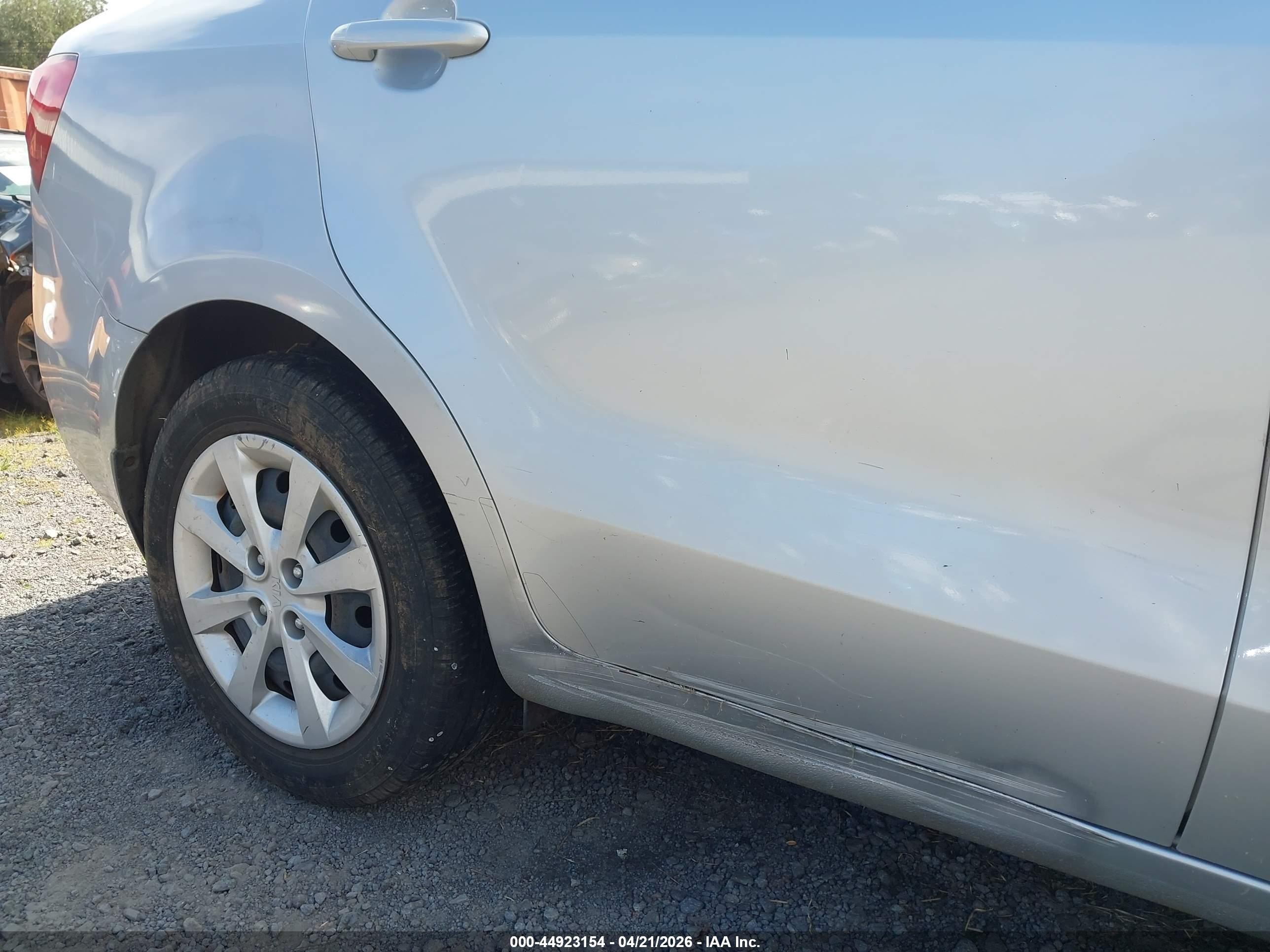 2014 Kia Rio Lx Silver vin: KNADM4A32E6353007