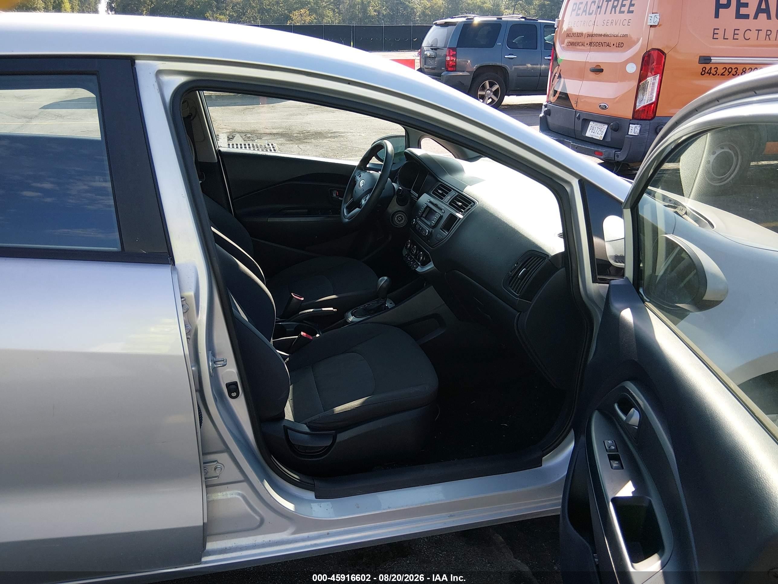 2015 Kia Rio Lx Silver vin: KNADM4A32F6421775
