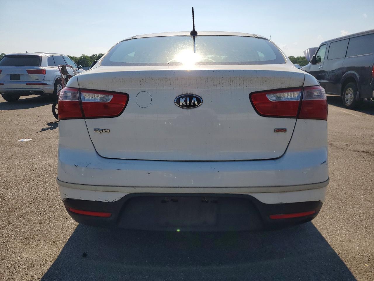 2015 Kia Rio Lx White vin: KNADM4A32F6443193