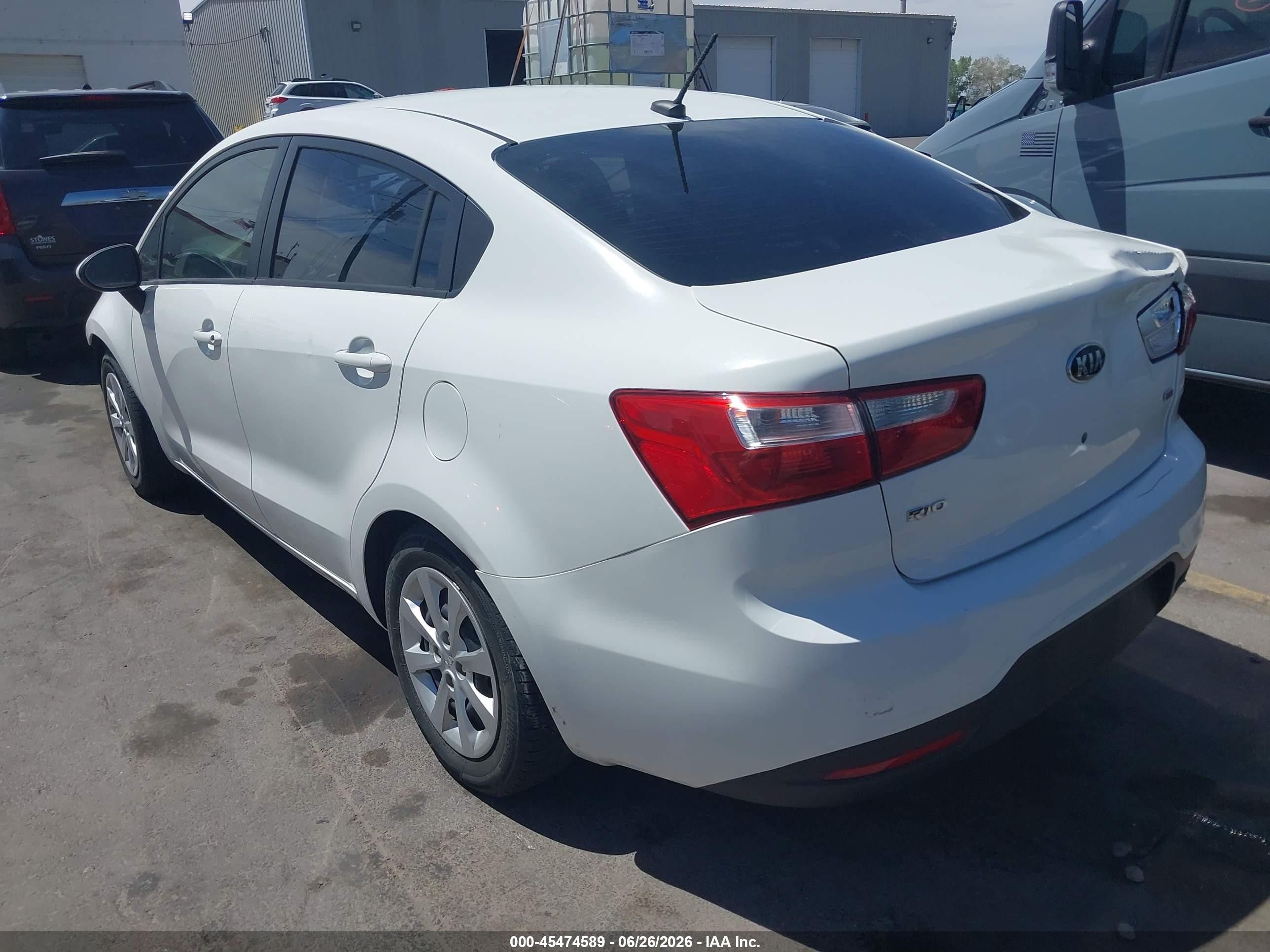 2015 Kia Rio Lx Белый vin: KNADM4A32F6458079