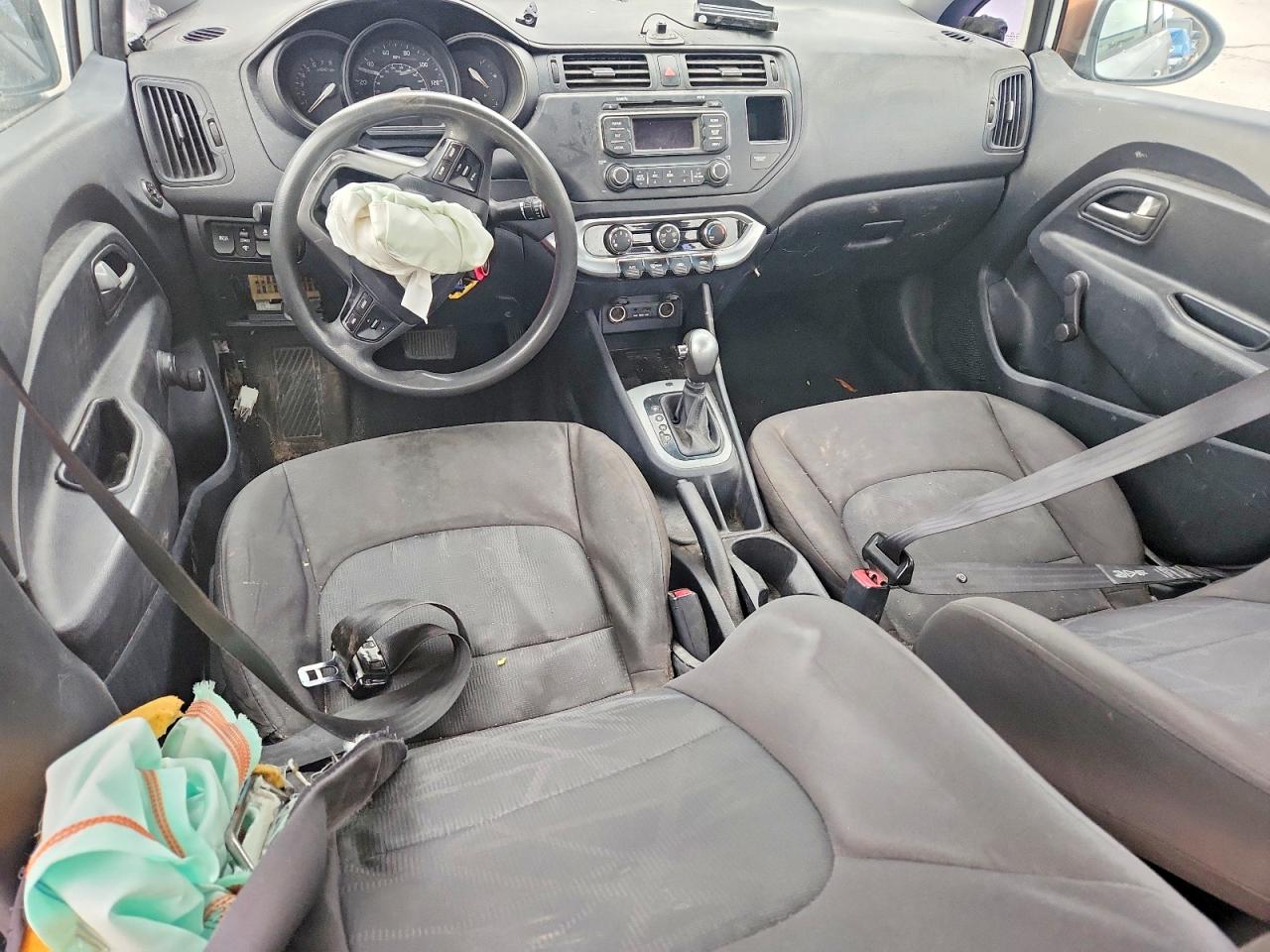 2015 Kia Rio Lx Серебряный vin: KNADM4A33F6449858