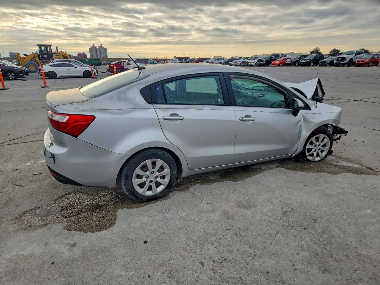 2015 Kia Rio Lx Серебряный vin: KNADM4A33F6449858