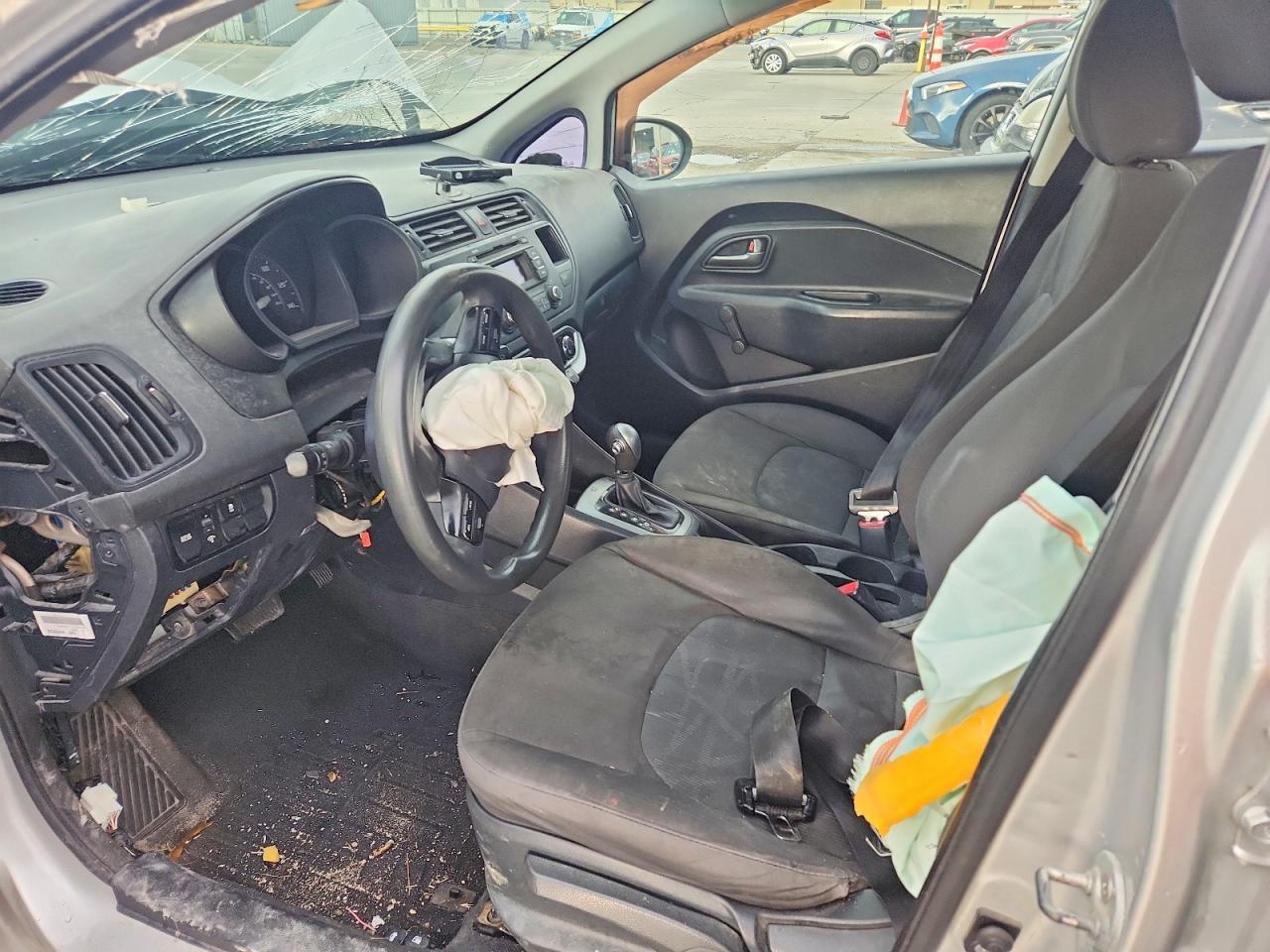 2015 Kia Rio Lx Серебряный vin: KNADM4A33F6449858