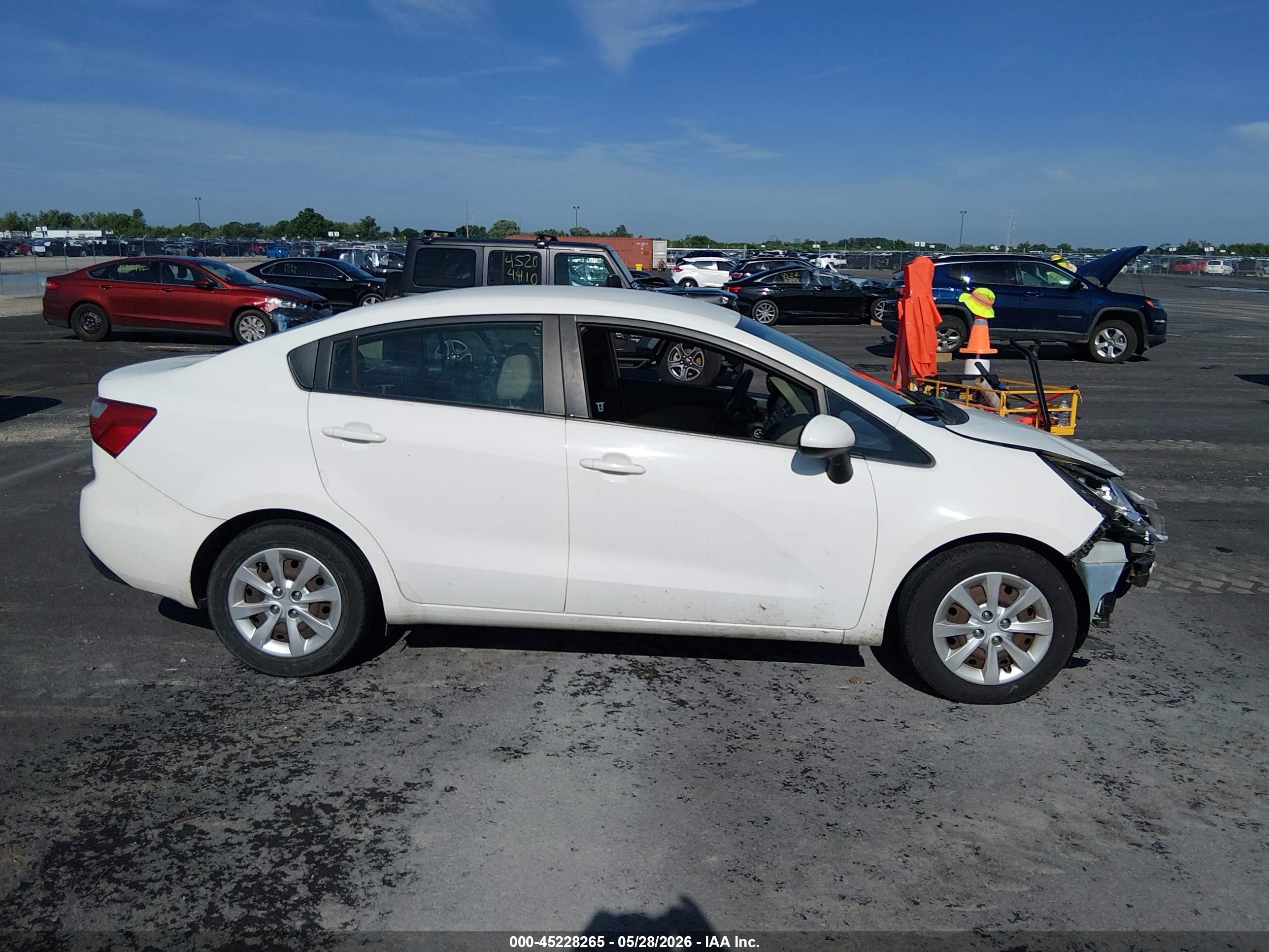 2014 Kia Rio Lx White vin: KNADM4A34E6419878