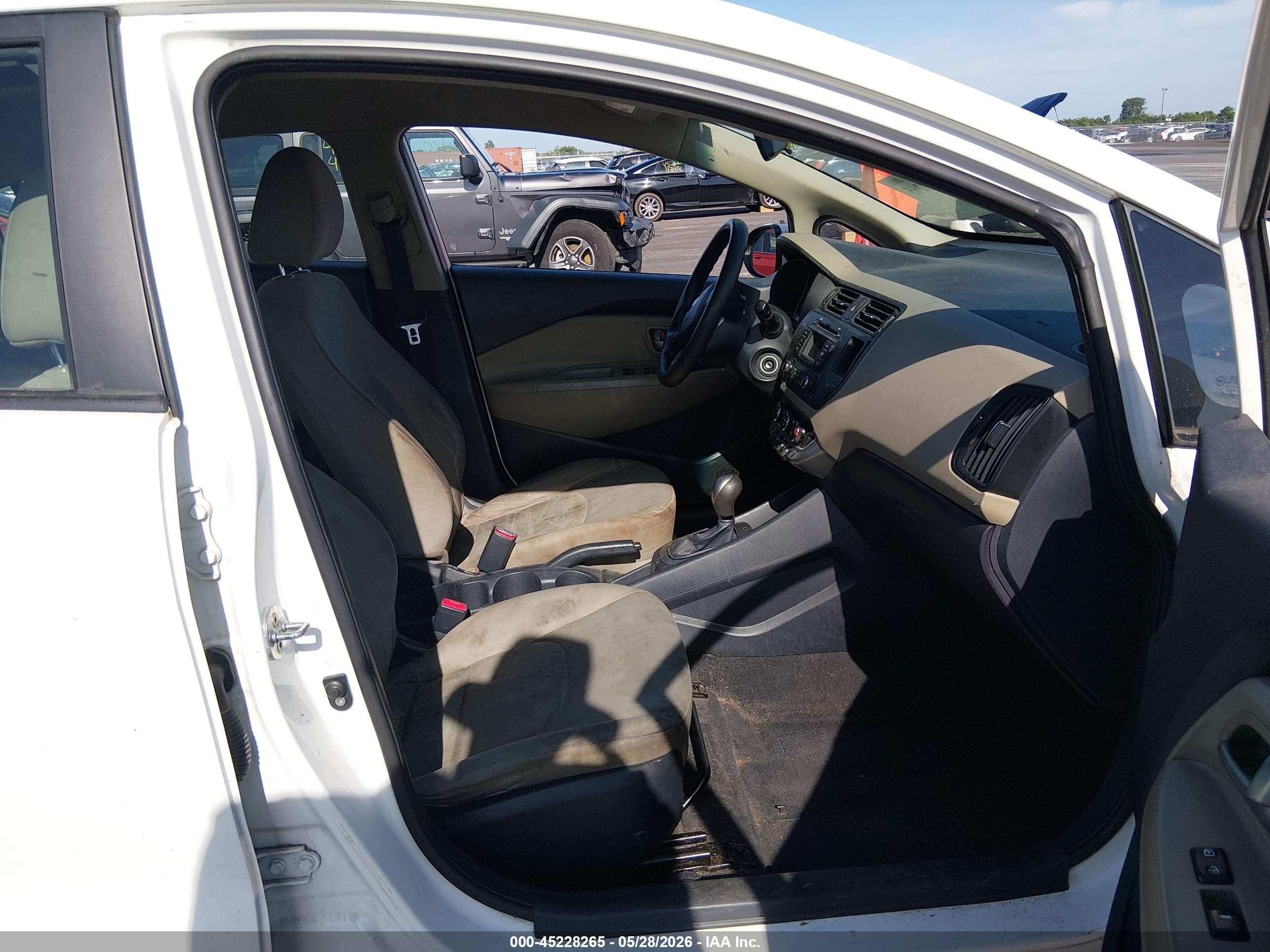 2014 Kia Rio Lx White vin: KNADM4A34E6419878