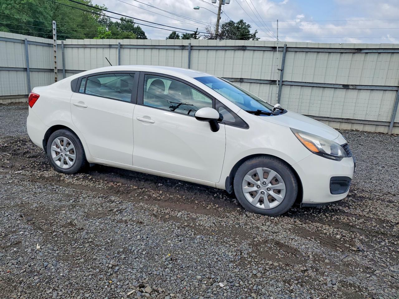 2015 Kia Rio Lx Белый vin: KNADM4A35F6466614