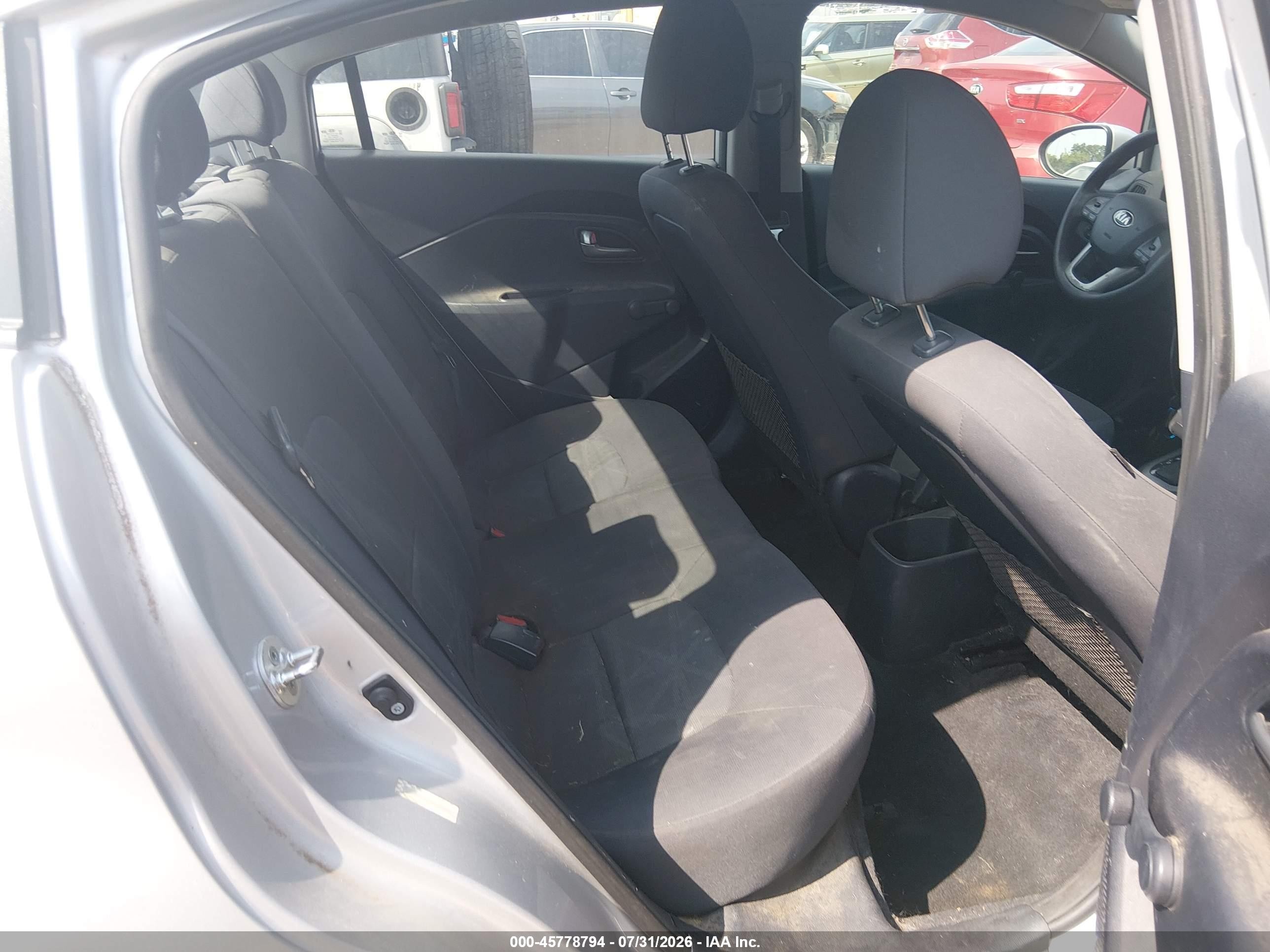 2014 Kia Rio Lx Silver vin: KNADM4A37E6400600