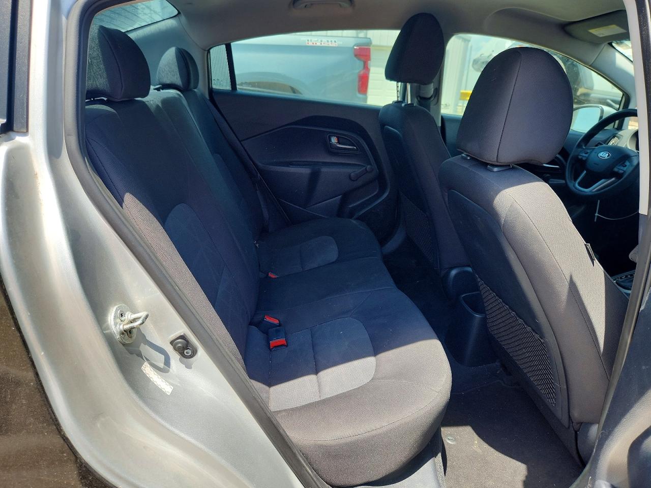 2015 Kia Rio Lx Silver vin: KNADM4A37F6528000