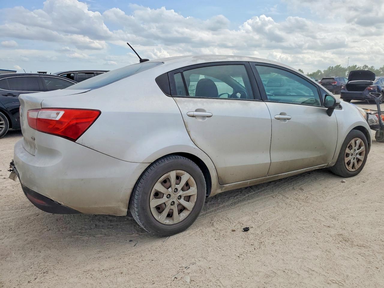 2015 Kia Rio Lx Silver vin: KNADM4A39F6505978