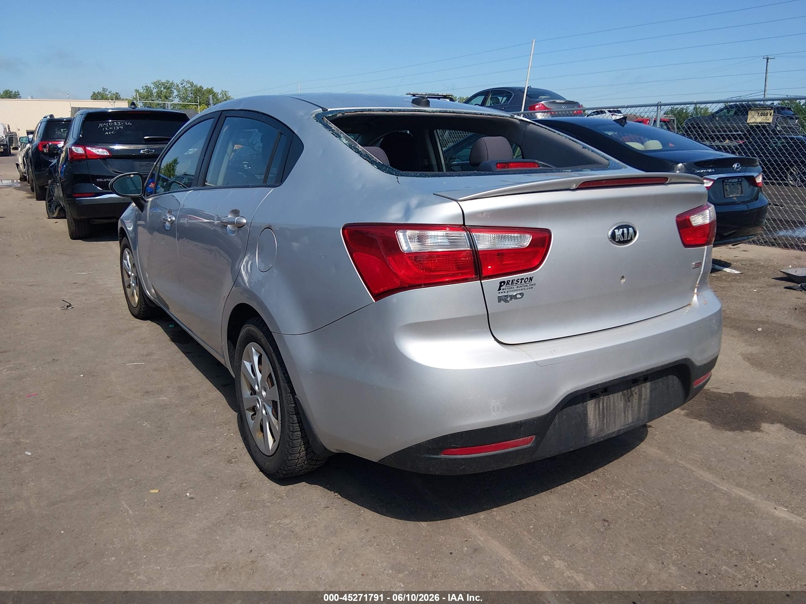 2015 Kia Rio Lx Silver vin: KNADM4A39F6528015