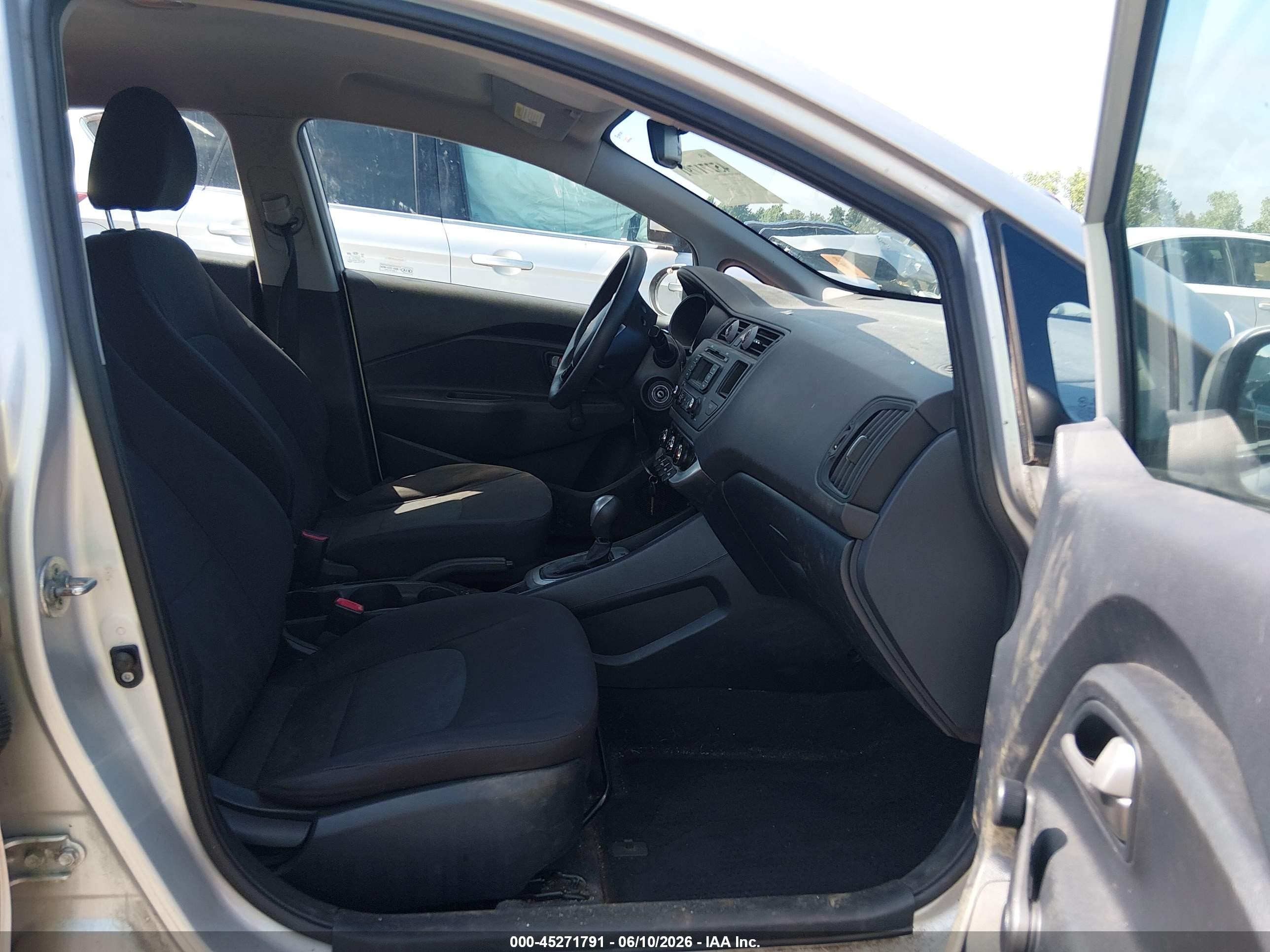 2015 Kia Rio Lx Silver vin: KNADM4A39F6528015