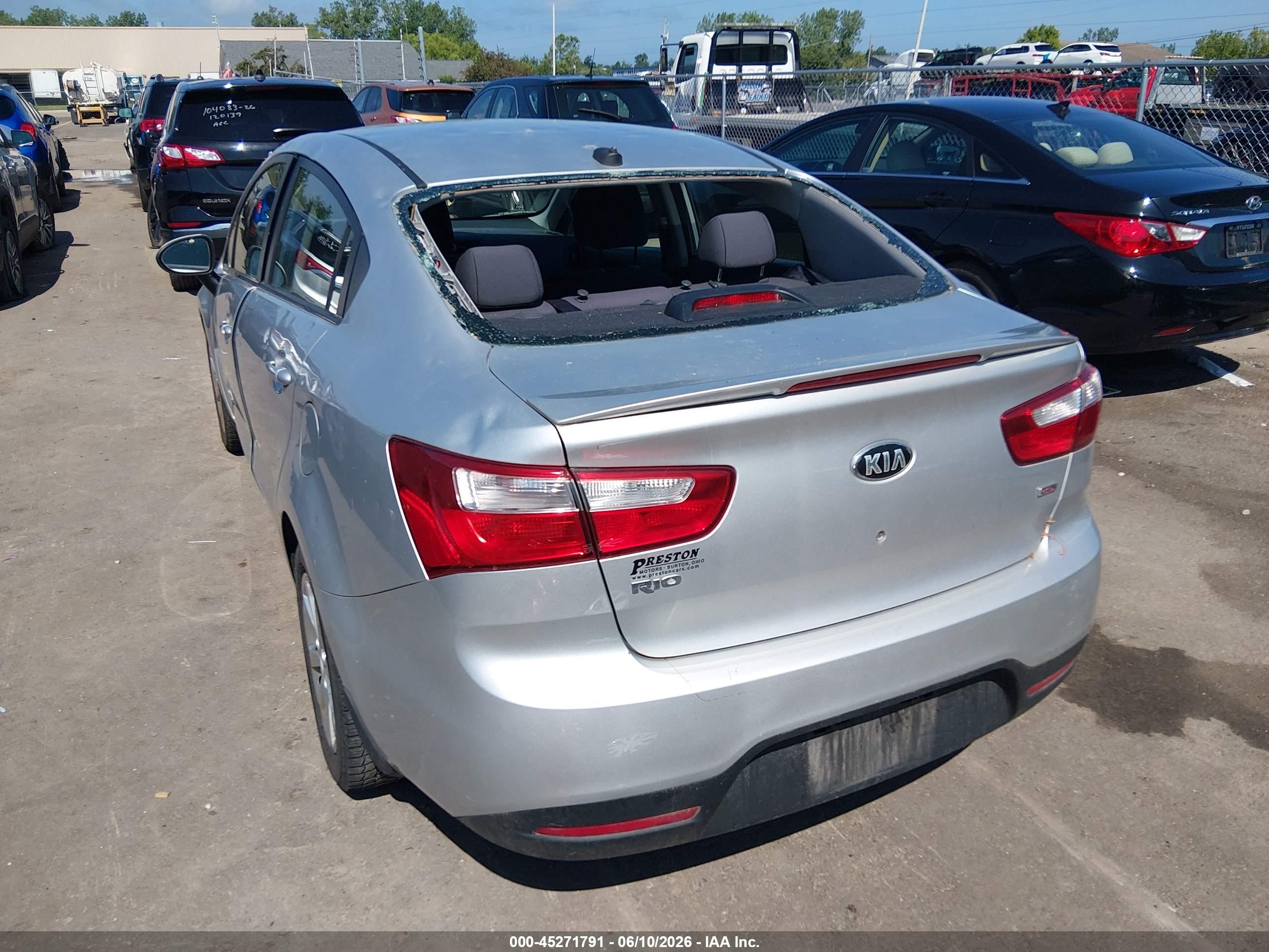 2015 Kia Rio Lx Silver vin: KNADM4A39F6528015