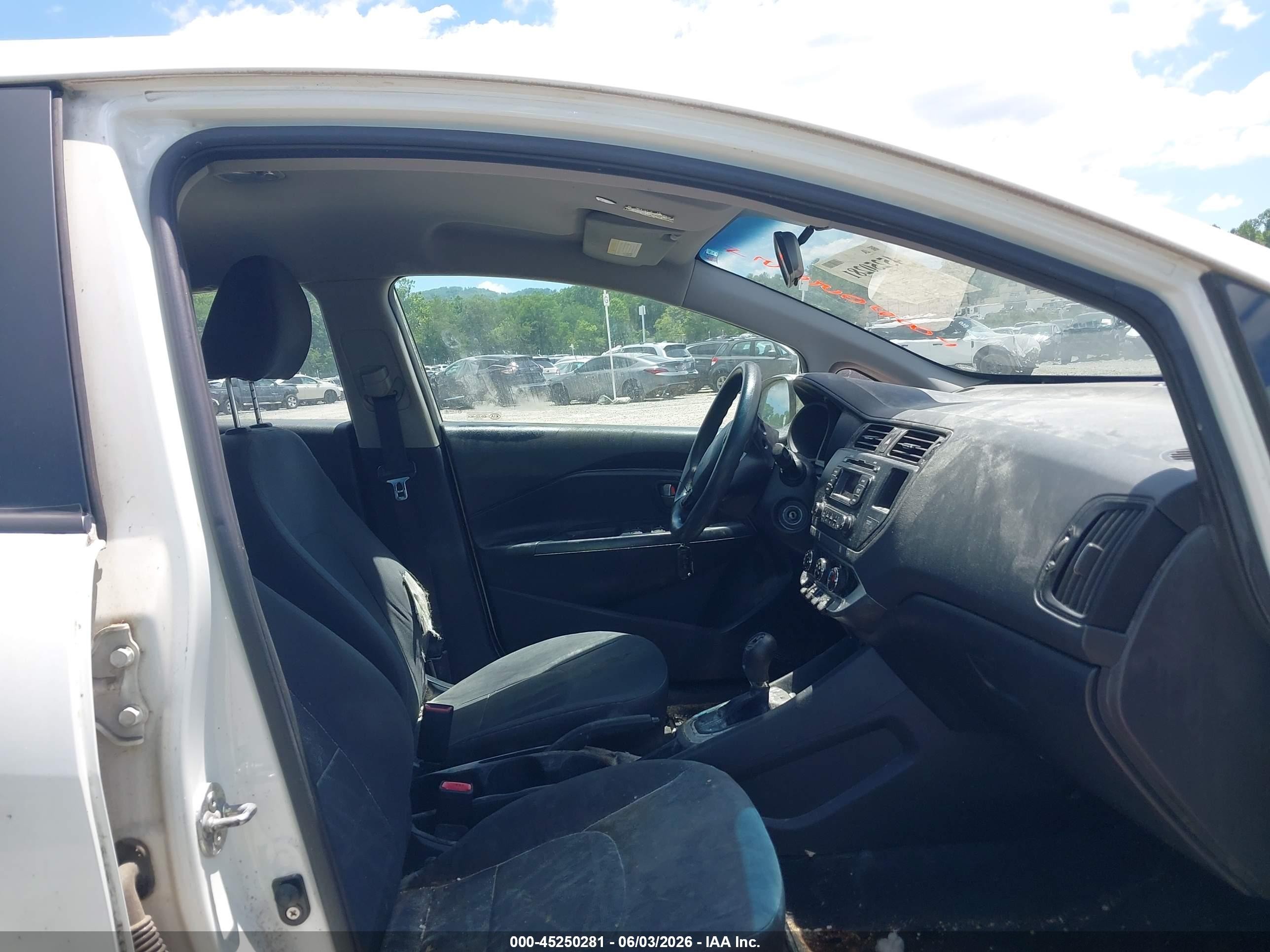 2012 Kia Rio Lx Белый vin: KNADM4A3XC6055933