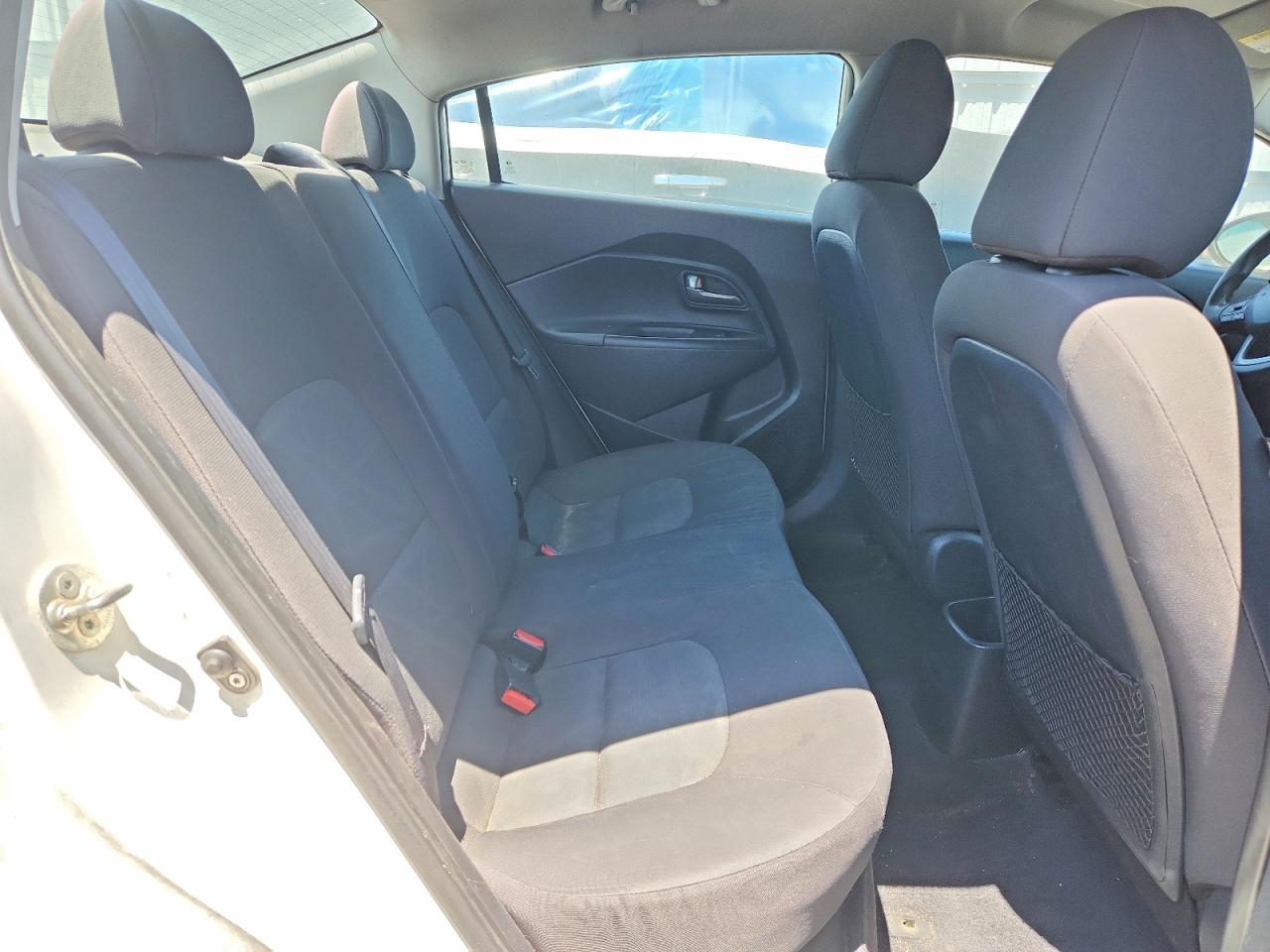 2015 Kia Rio Lx Белый vin: KNADM4A3XF6433818