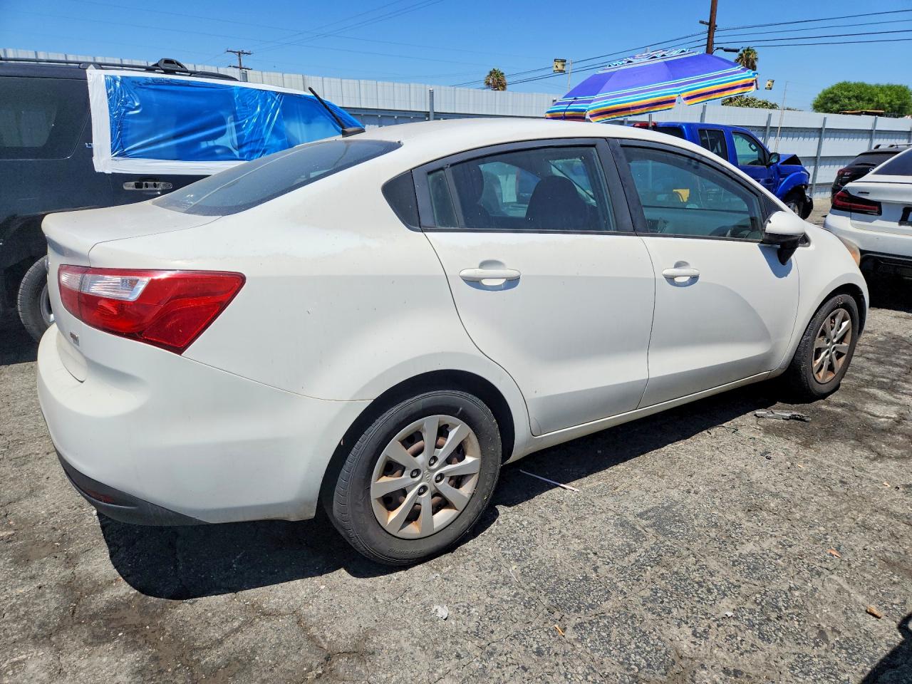2015 Kia Rio Lx Белый vin: KNADM4A3XF6433818