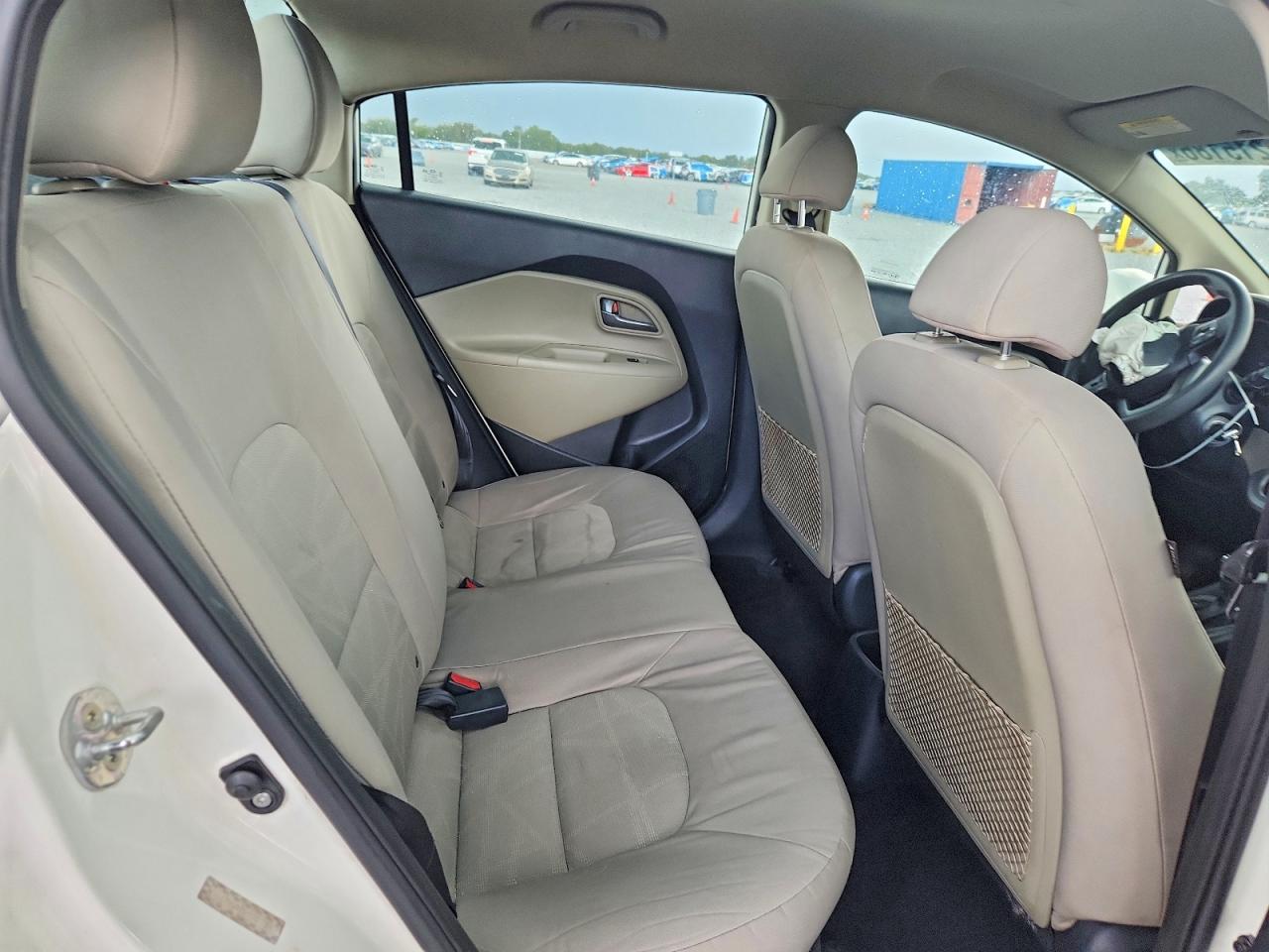 2015 Kia Rio Lx White vin: KNADM4A3XF6437724