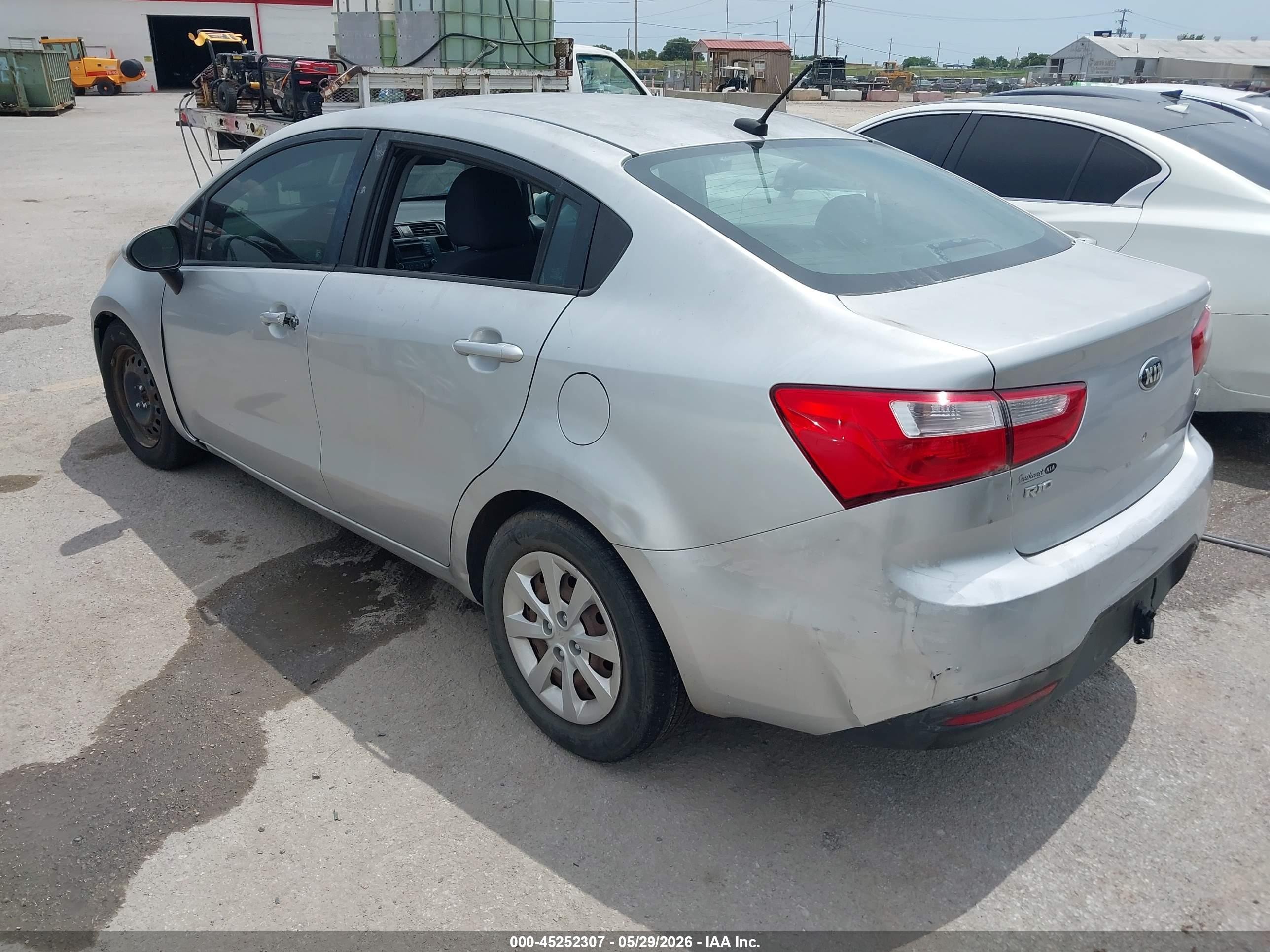 2015 Kia Rio Lx Серебряный vin: KNADM4A3XF6440283