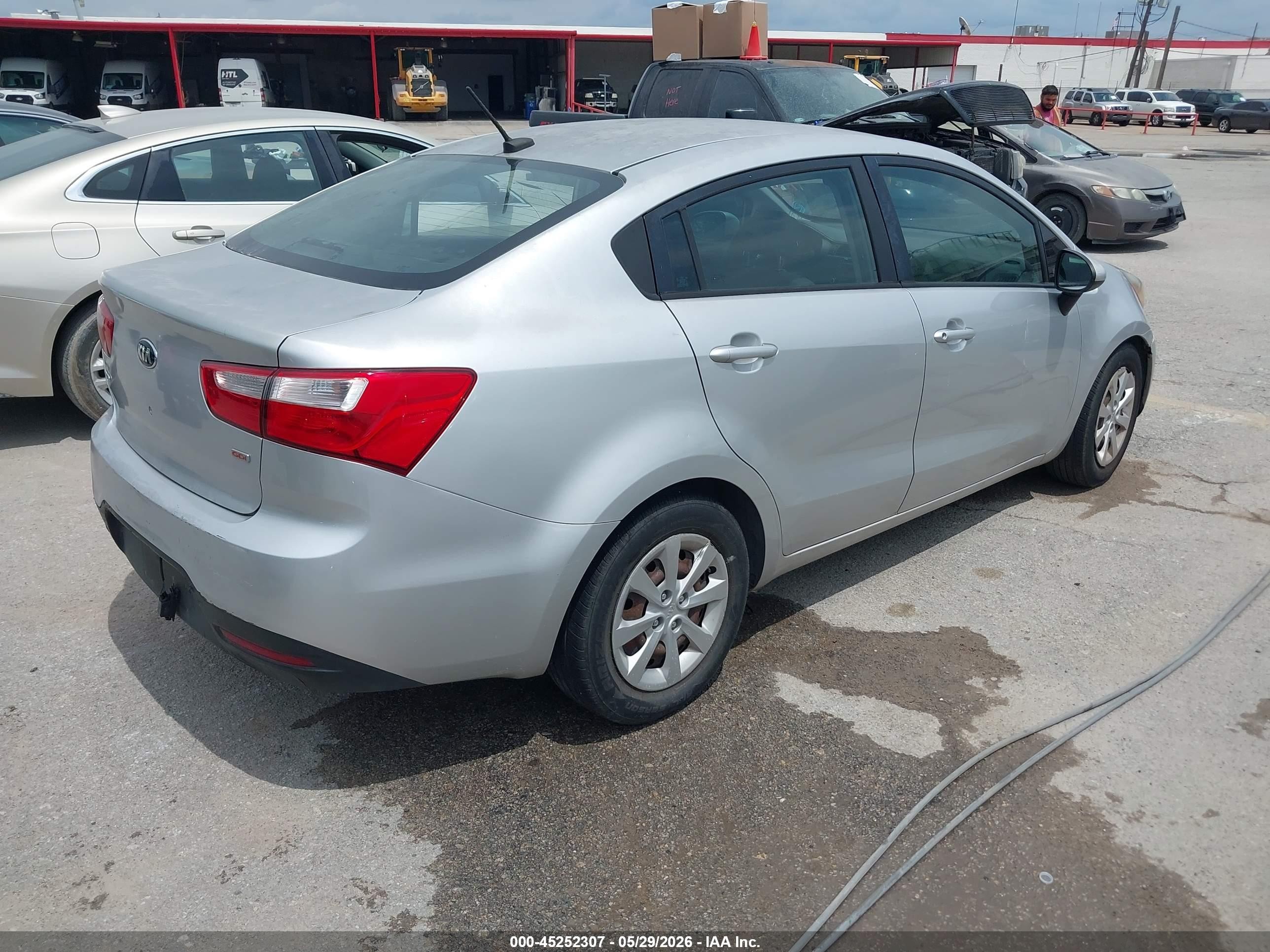 2015 Kia Rio Lx Серебряный vin: KNADM4A3XF6440283