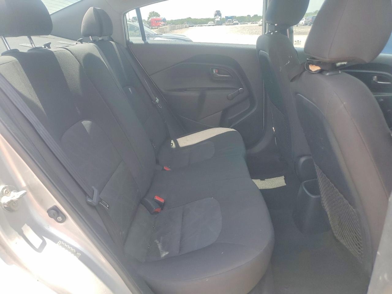 2015 Kia Rio Lx Silver vin: KNADM4A3XF6442339