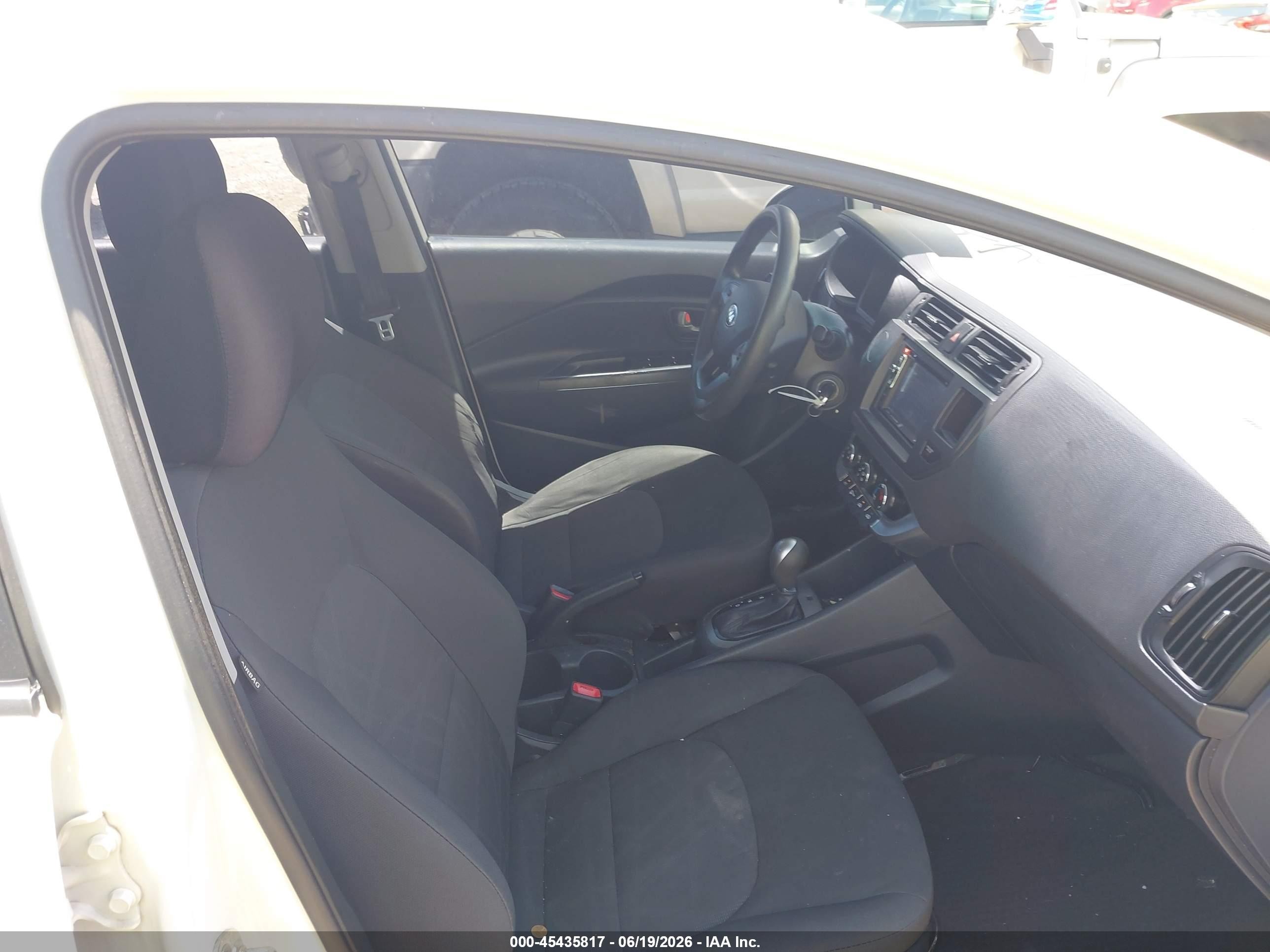 2015 Kia Rio Lx White vin: KNADM4A3XF6454250