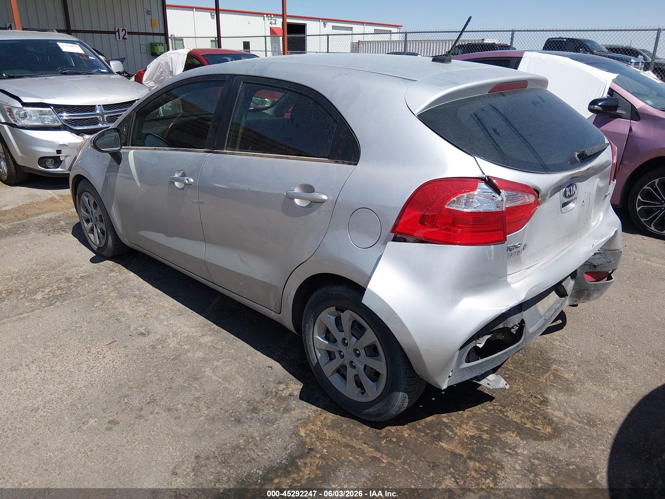 2014 Kia Rio Lx Silver vin: KNADM5A31E6354297